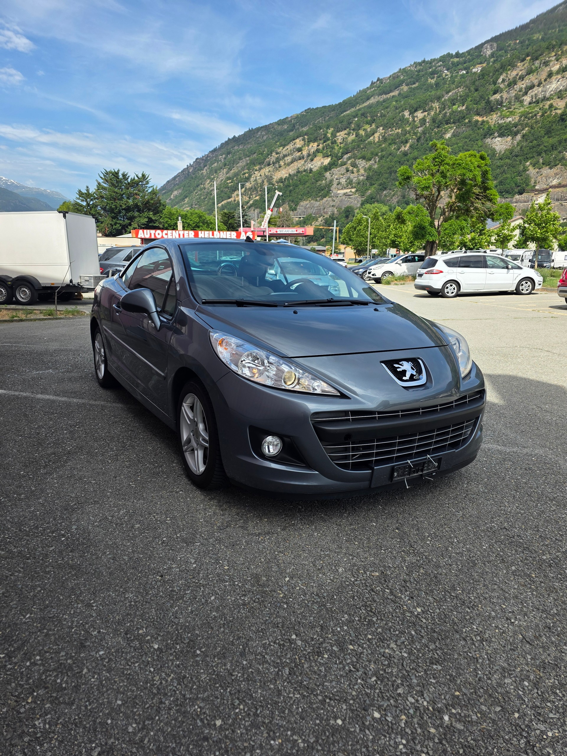 PEUGEOT 207 CC 1.6 16V Turbo Swiss Edition-image-0