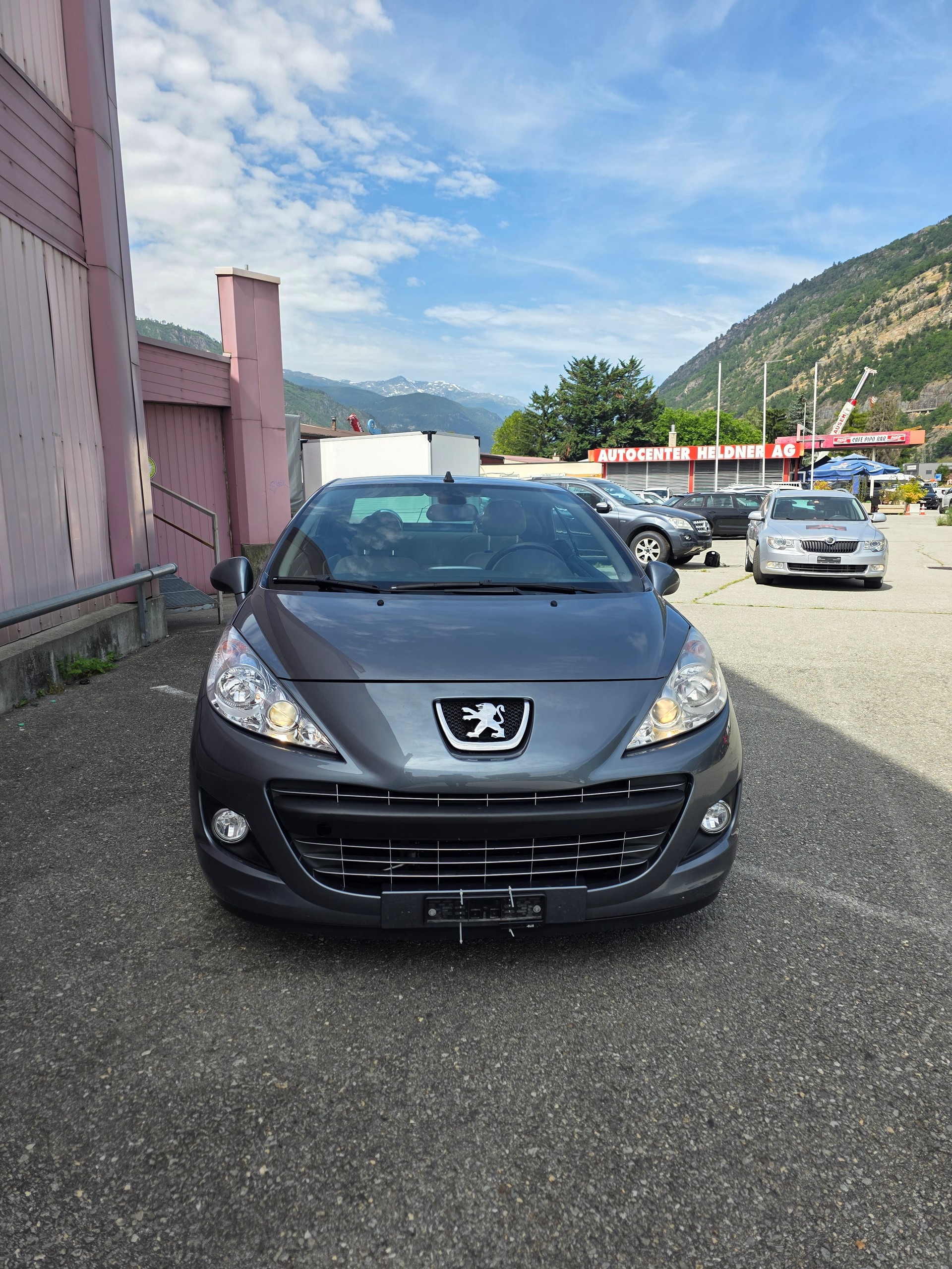 PEUGEOT 207 CC 1.6 16V Turbo Swiss Edition-image-1