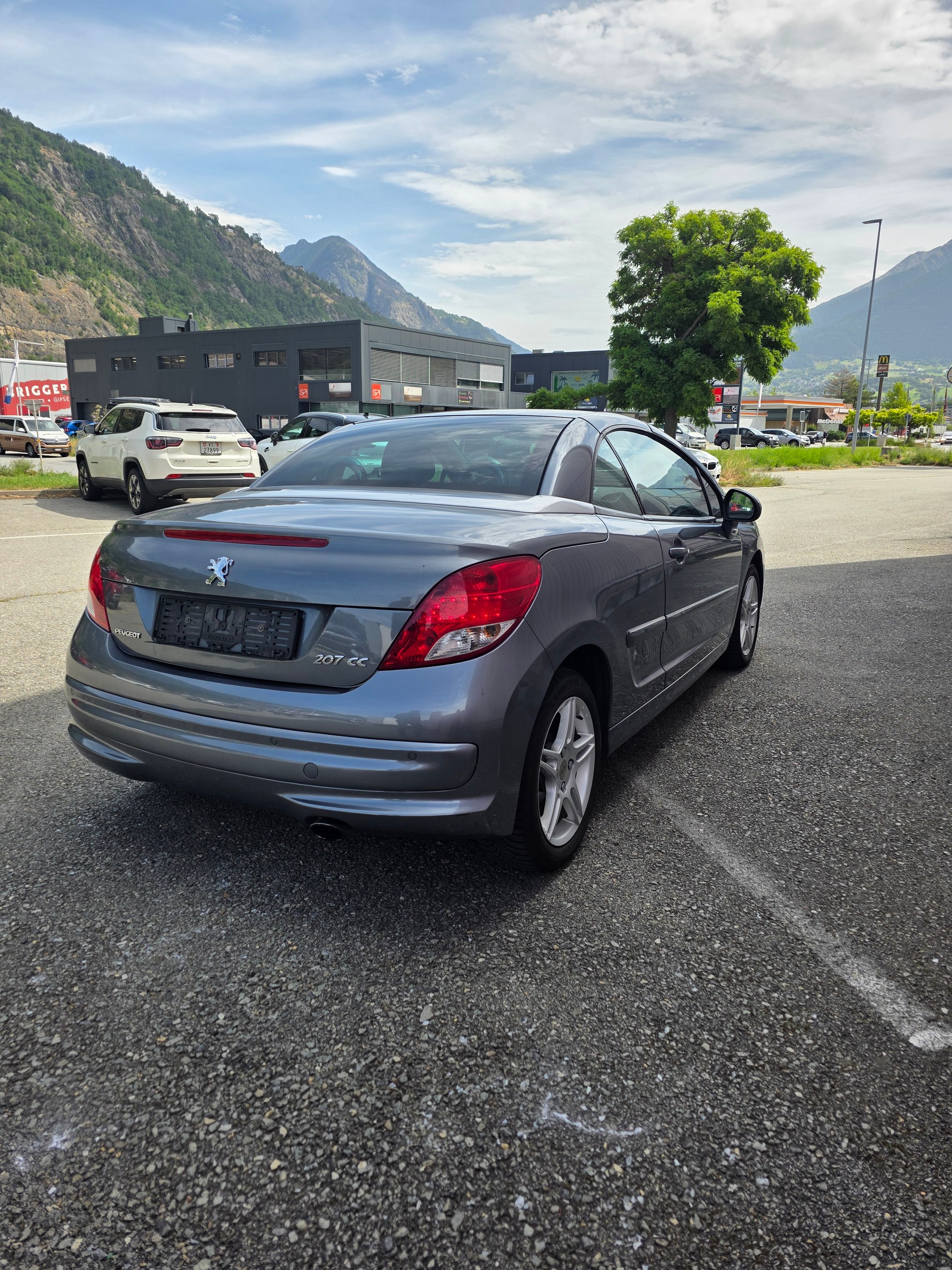 PEUGEOT 207 CC 1.6 16V Turbo Swiss Edition-image-7
