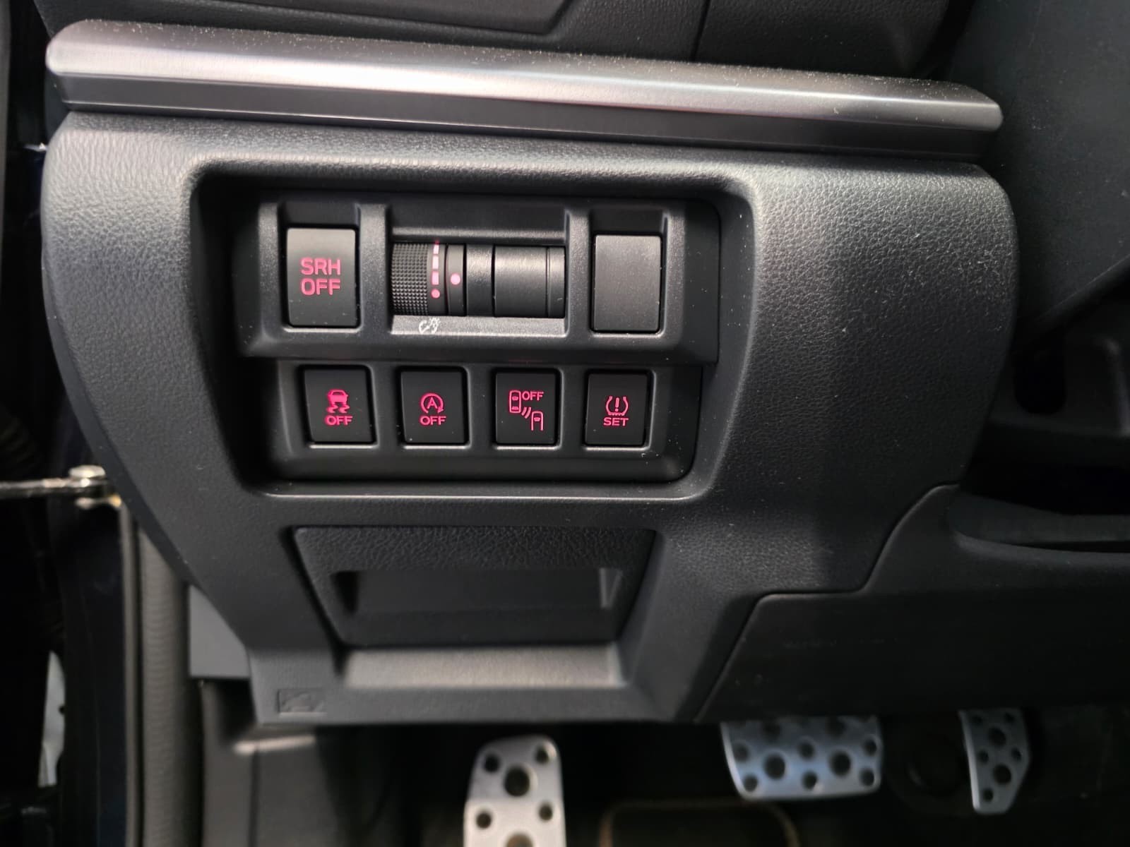 SUBARU XV 2.0 Swiss Plus AWD Lineartronic-image-11