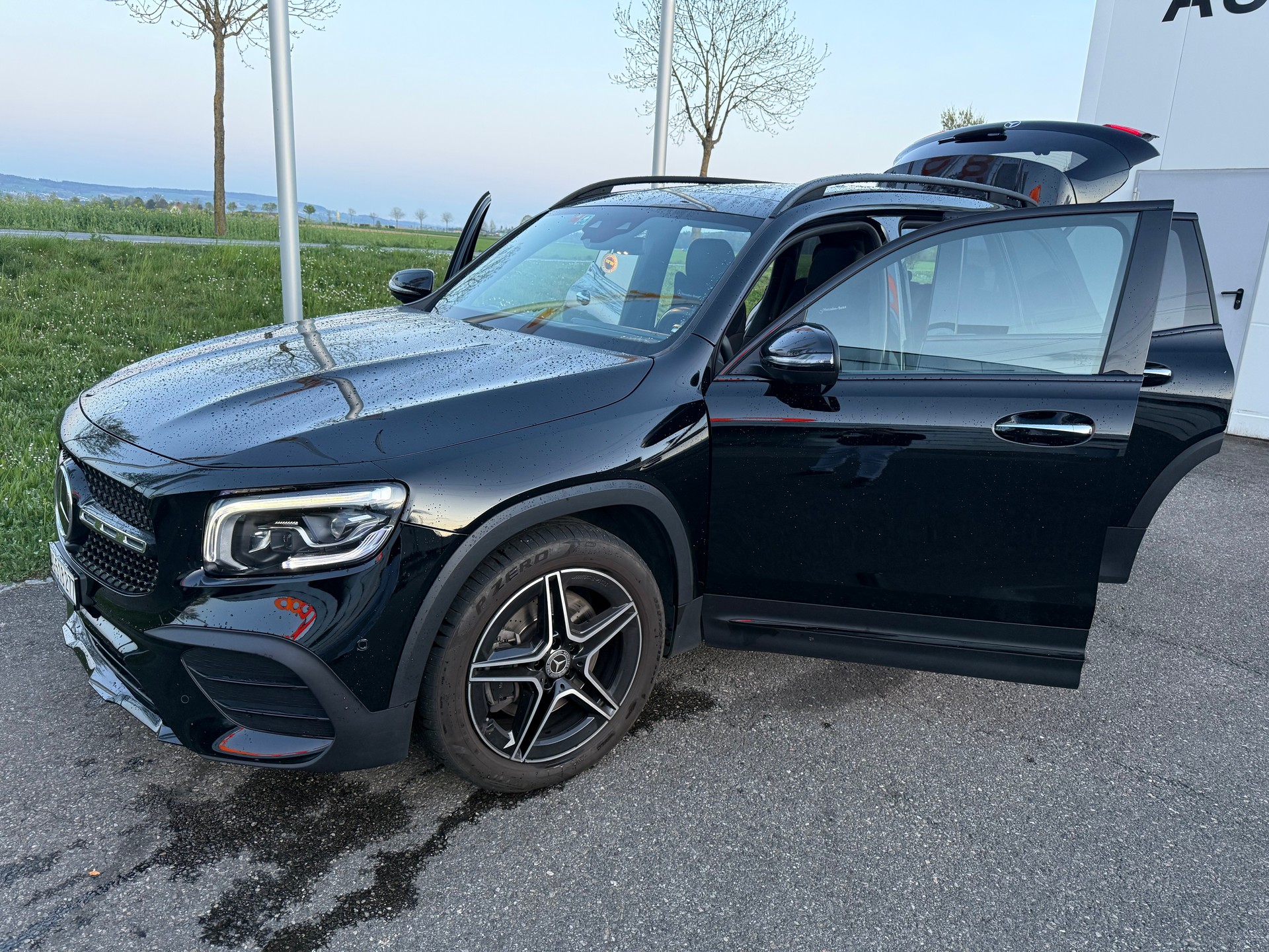 MERCEDES-BENZ GLB 220 d AMG Line 4matic-image-1