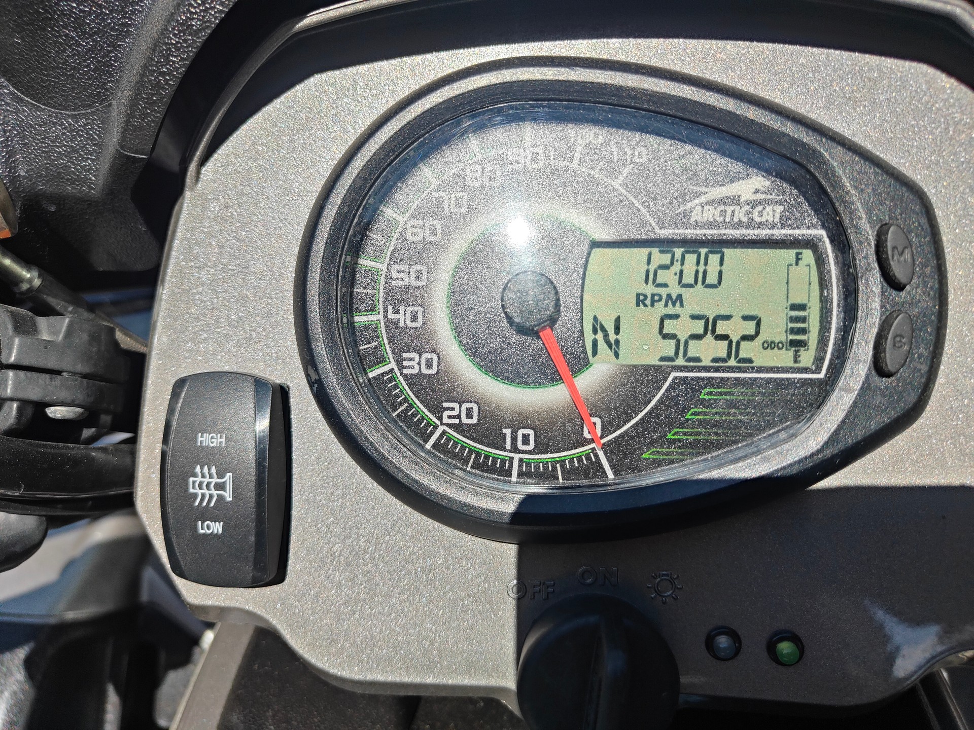 ARCTIC CAT 1000 TRV H2 EFI Cruiser A-image-14
