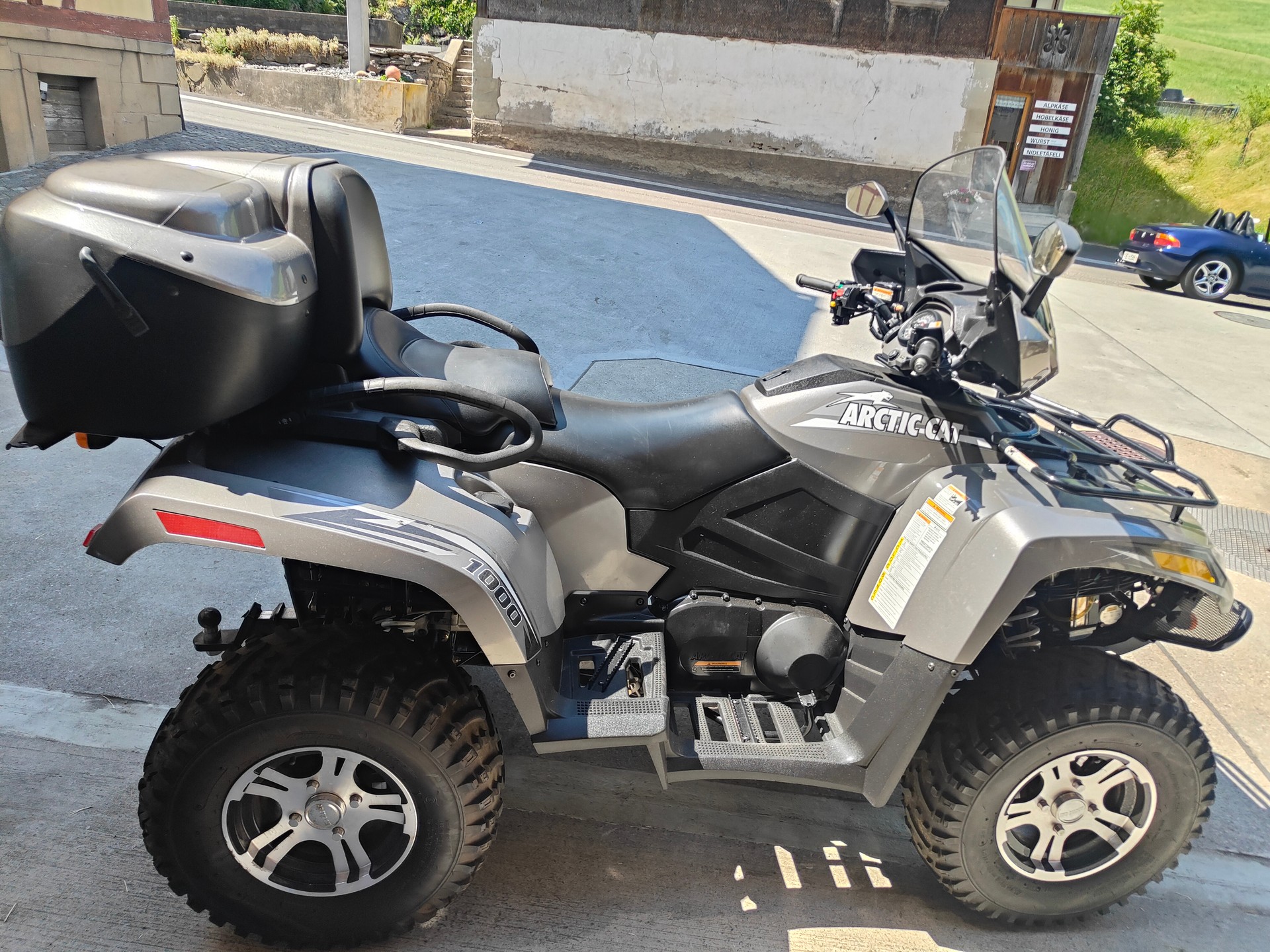 ARCTIC CAT 1000 TRV H2 EFI Cruiser A-image-5