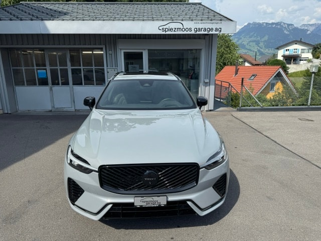 VOLVO XC60 2.0 B5 MH Black Edition AWD-image-6