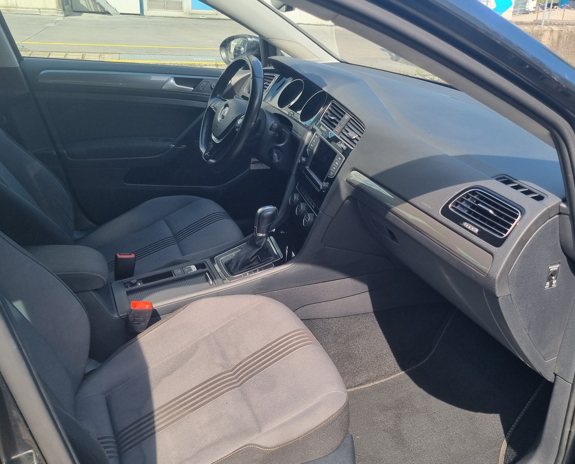 VW Golf Variant 1.4 TSI Allstar R-Line DSG-image-7