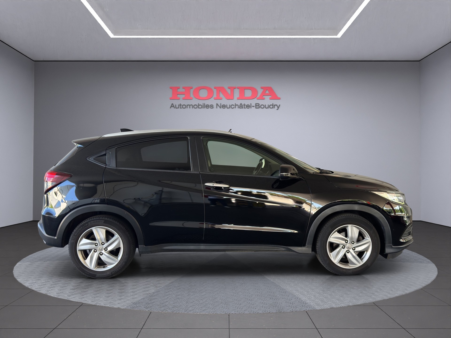 HONDA HR-V 1.5i-VTEC Executive-image-0