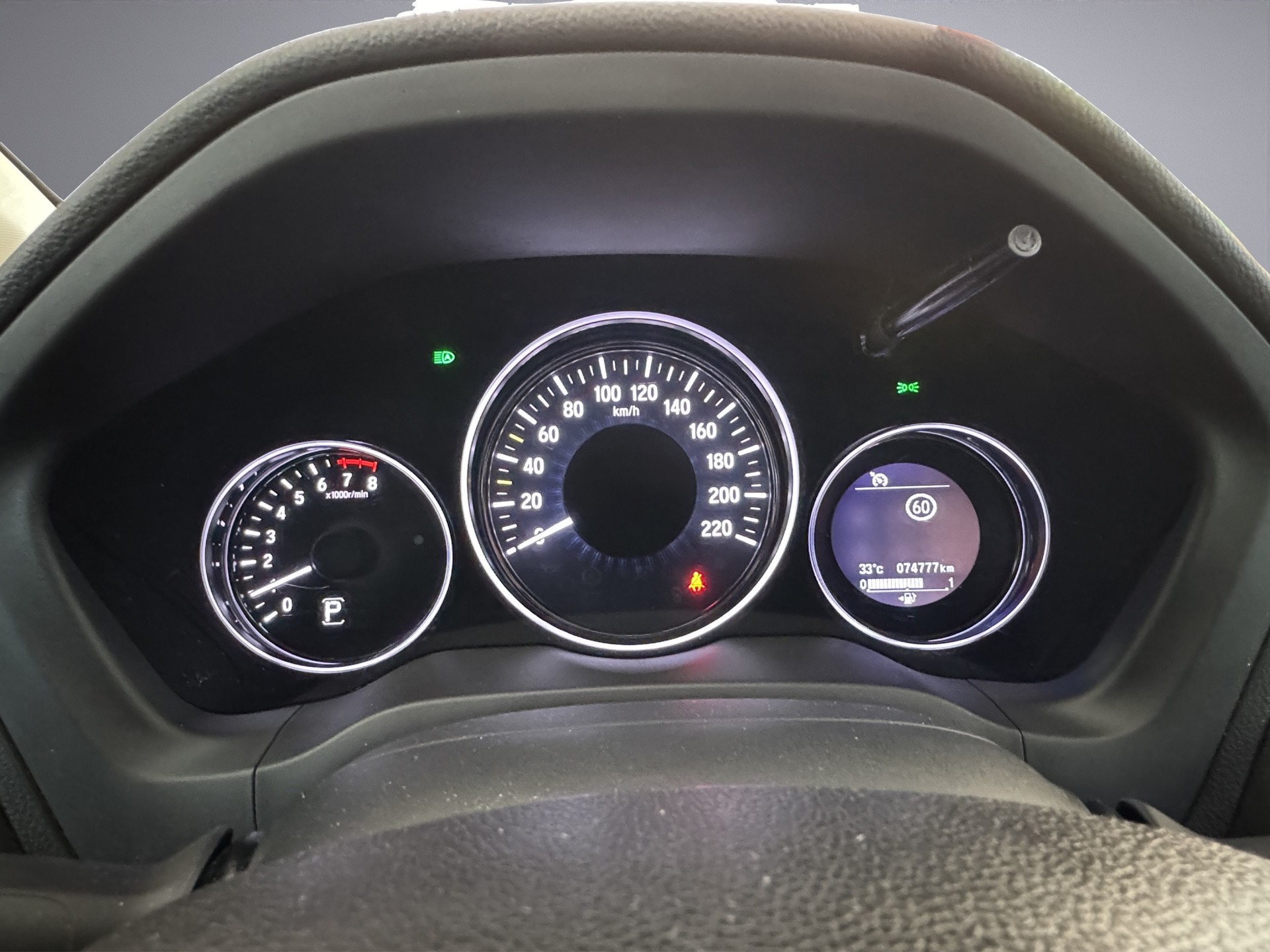 HONDA HR-V 1.5i-VTEC Executive-image-9