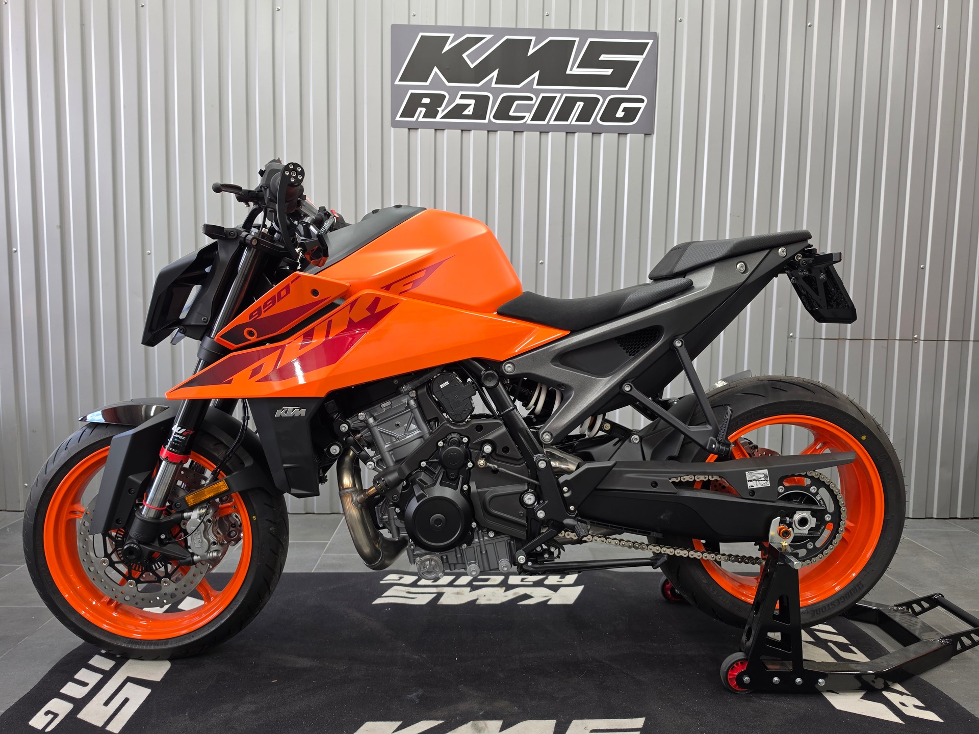KTM 990 Duke-showroom-element-2