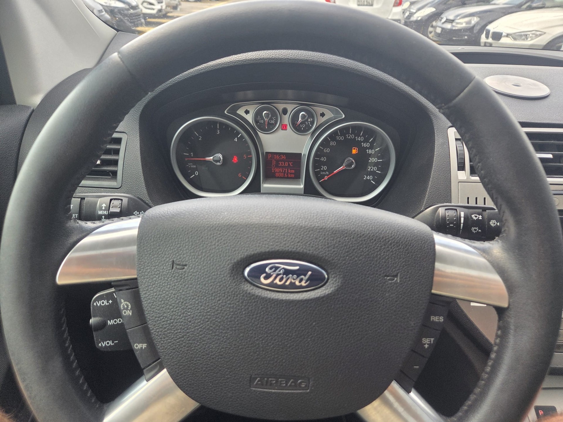 FORD Kuga 2.0 TDCi Titanium 4WD PowerShift-image-6