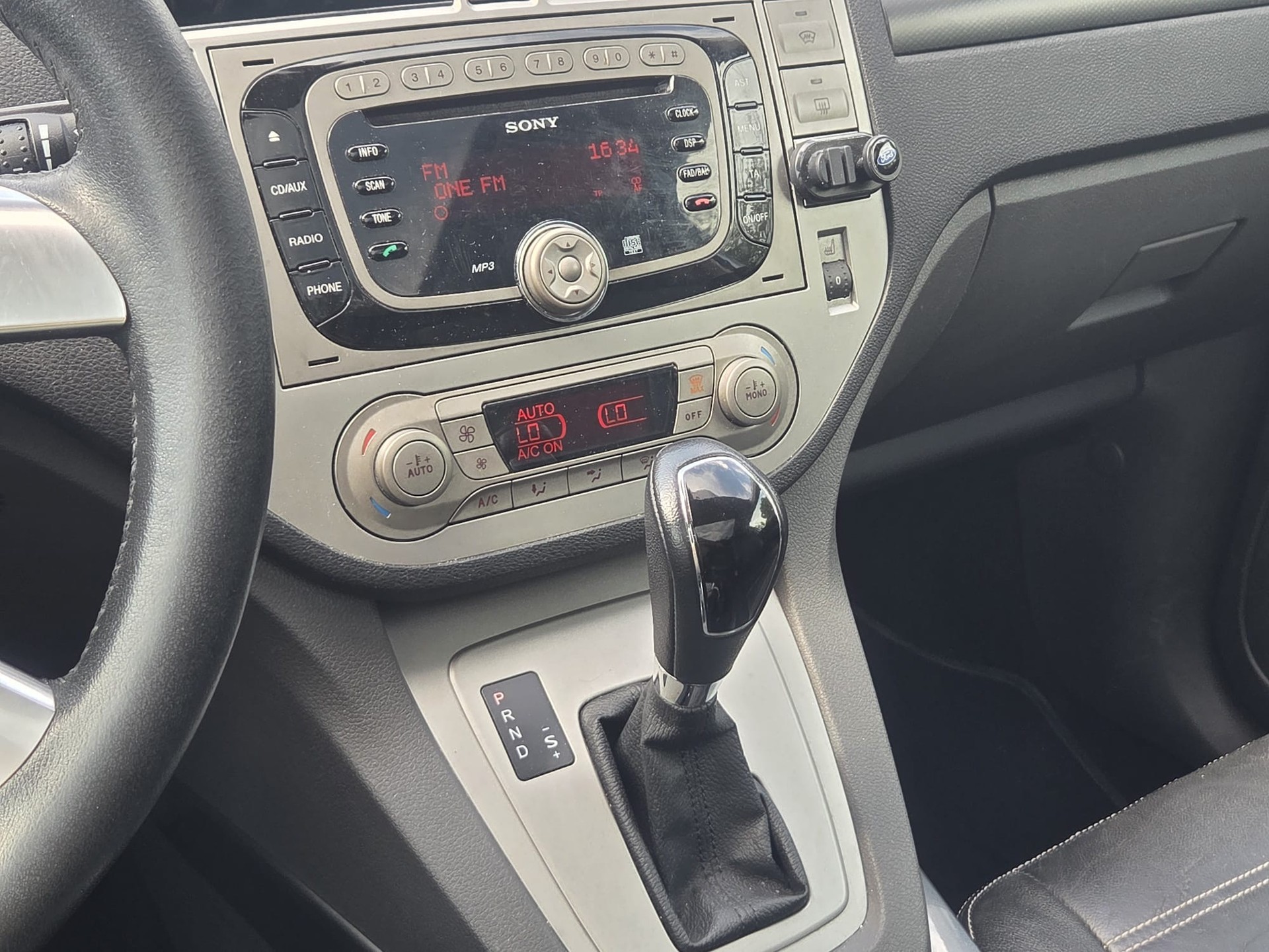 FORD Kuga 2.0 TDCi Titanium 4WD PowerShift-image-7