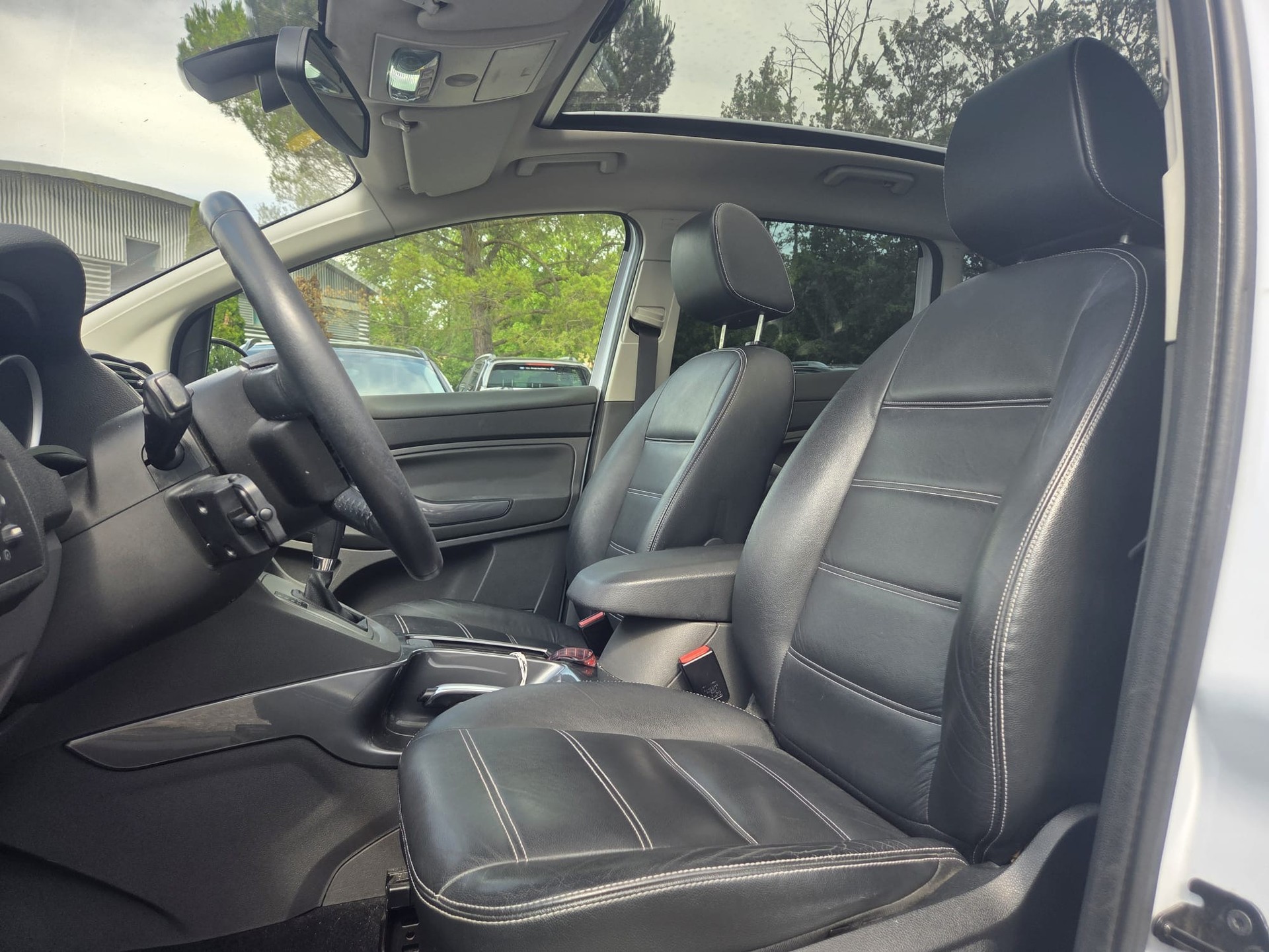FORD Kuga 2.0 TDCi Titanium 4WD PowerShift-image-4