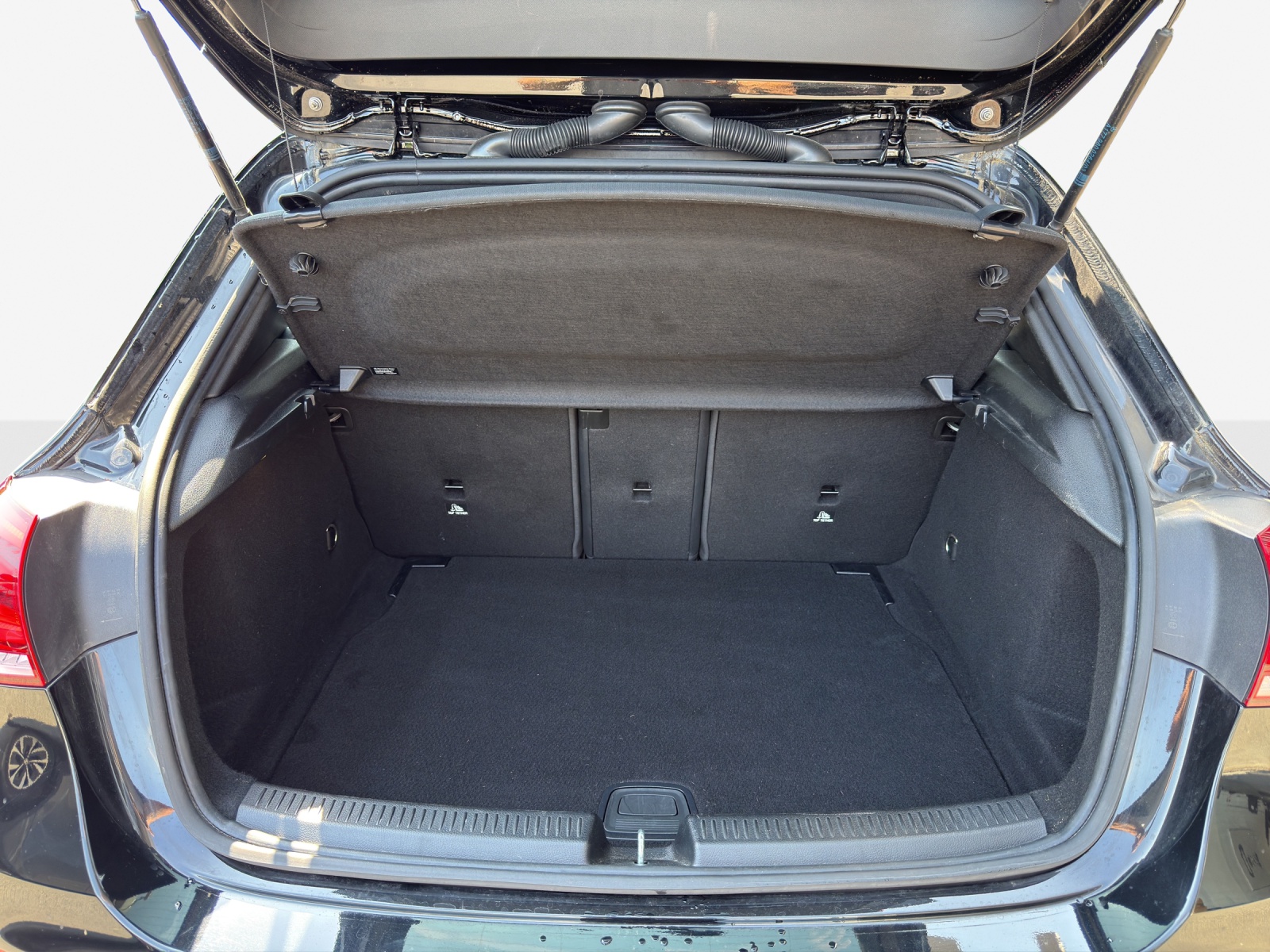 MERCEDES-BENZ A 180 Progressive 7G-DCT-image-12