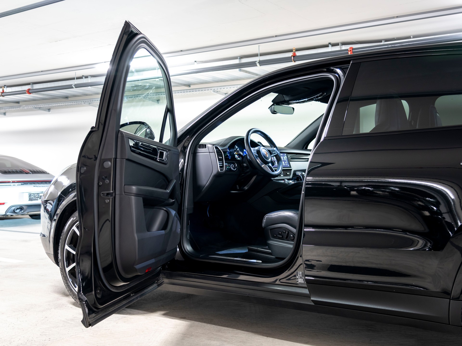 PORSCHE Cayenne E-Hybrid-image-10