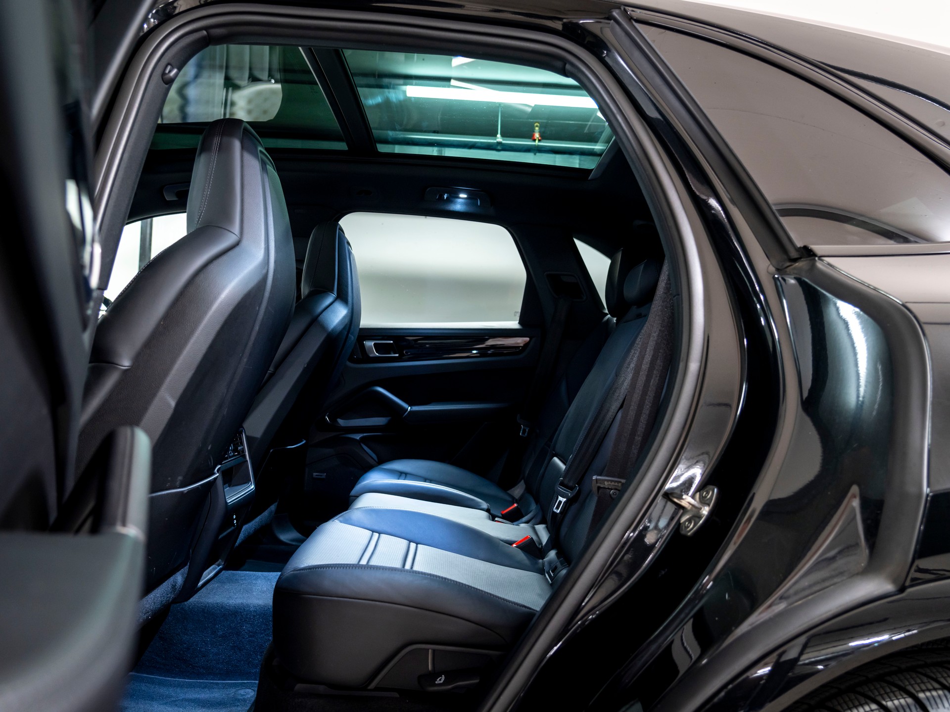 PORSCHE Cayenne E-Hybrid-image-17