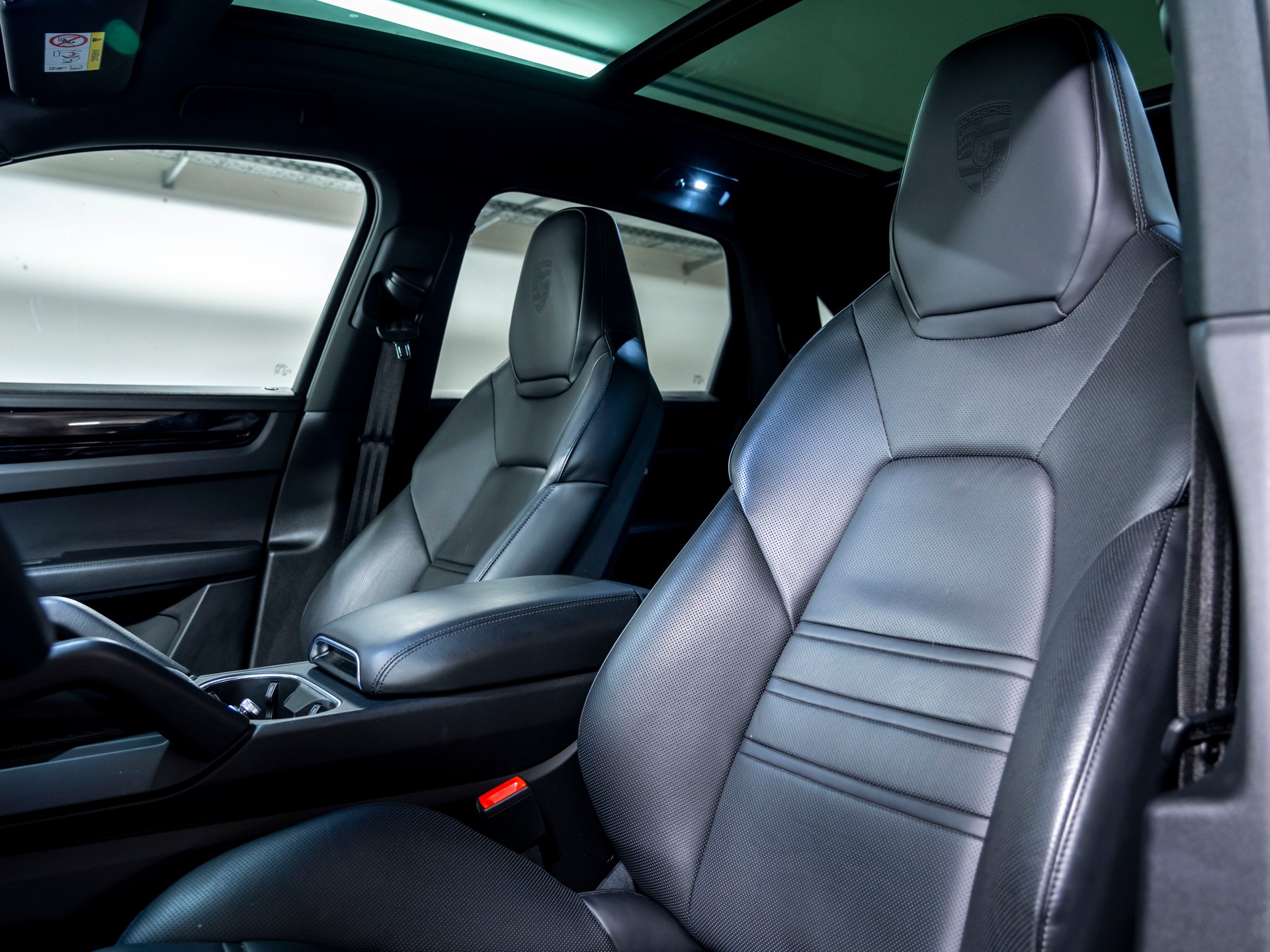 PORSCHE Cayenne E-Hybrid-image-12