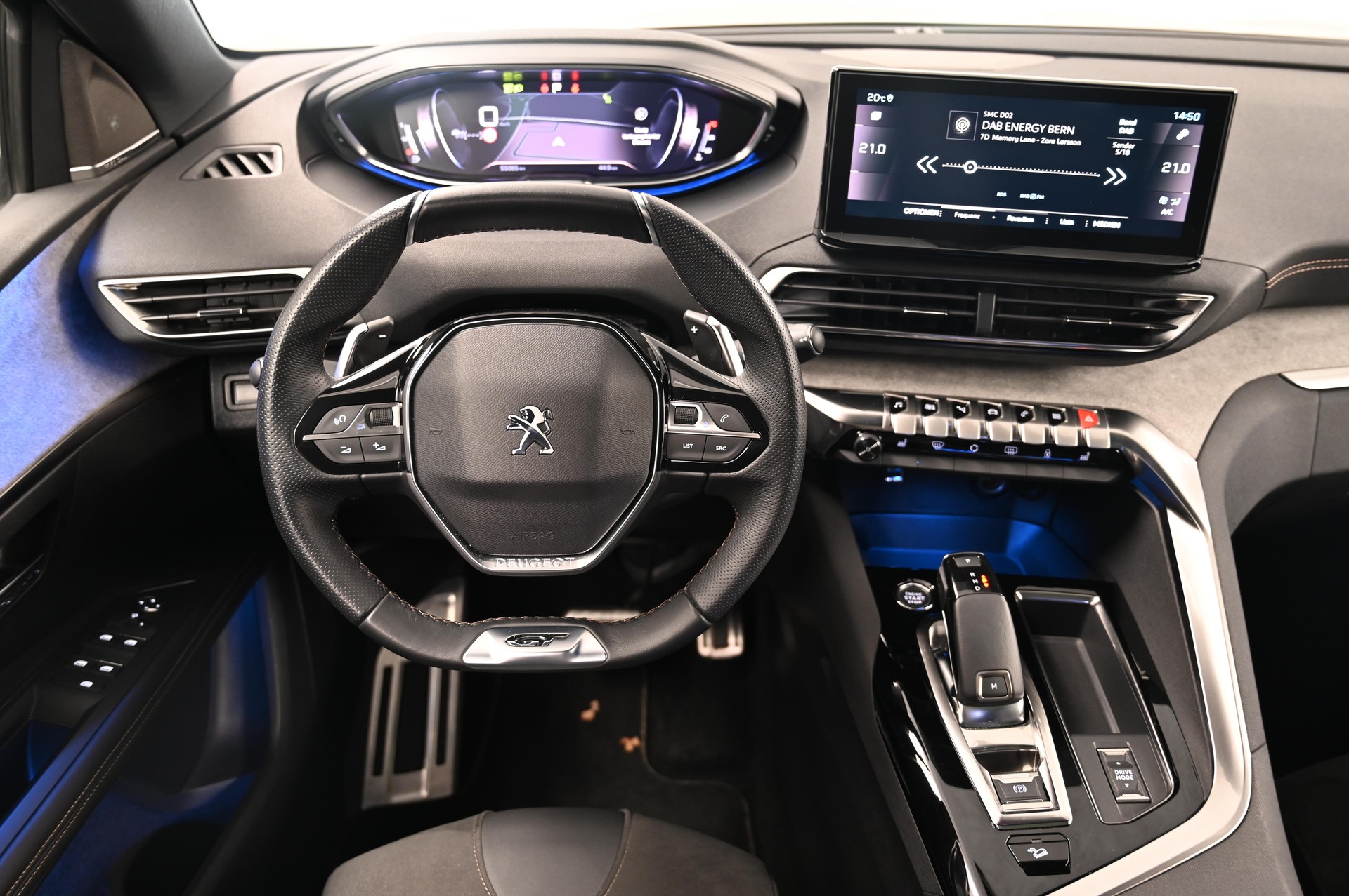 PEUGEOT 3008 1.2 PureTech GT Pack-image-7