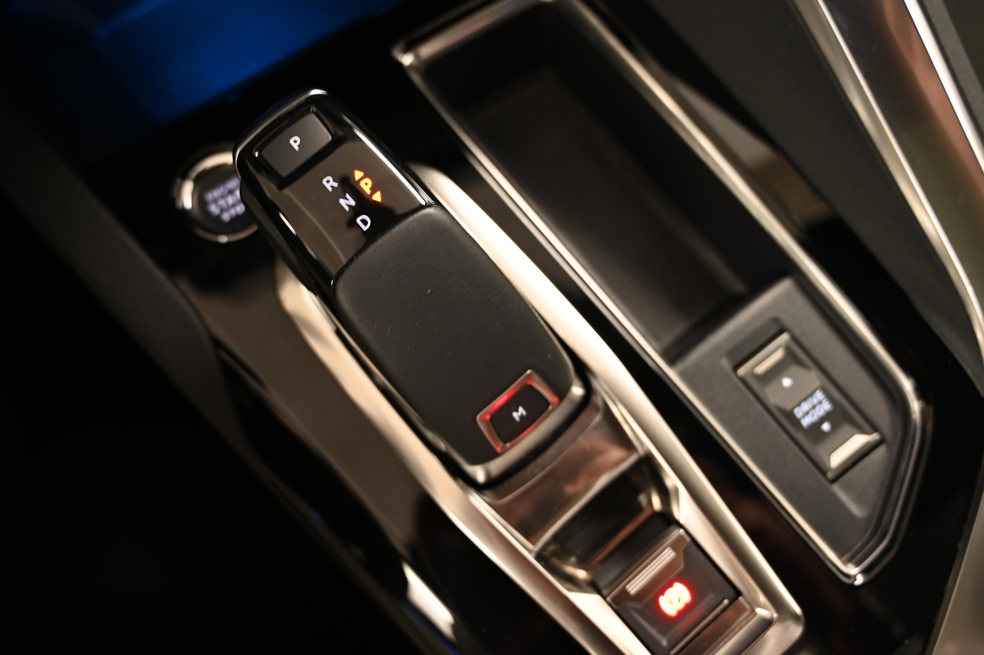 PEUGEOT 3008 1.2 PureTech GT Pack-image-13