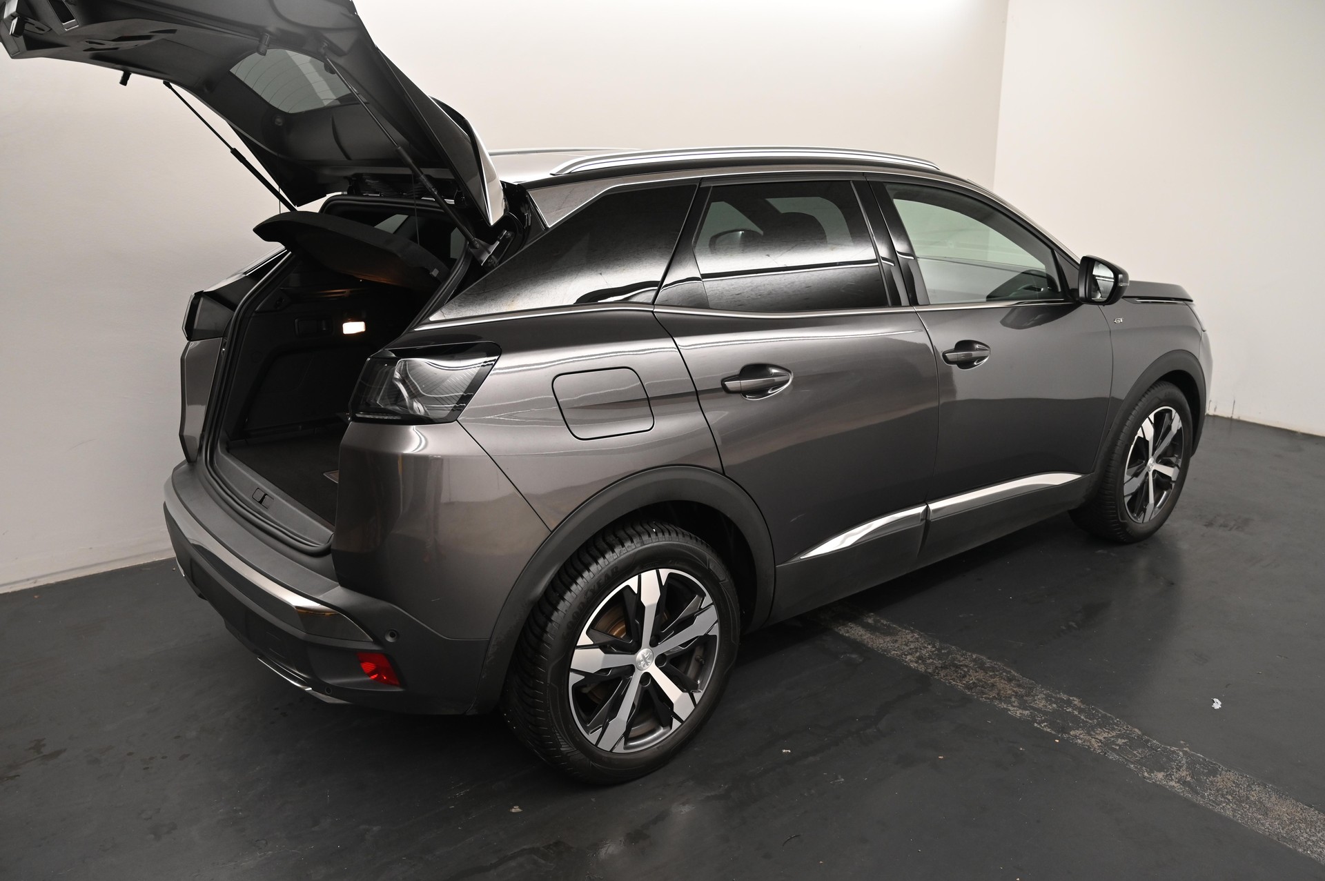 PEUGEOT 3008 1.2 PureTech GT Pack-image-17