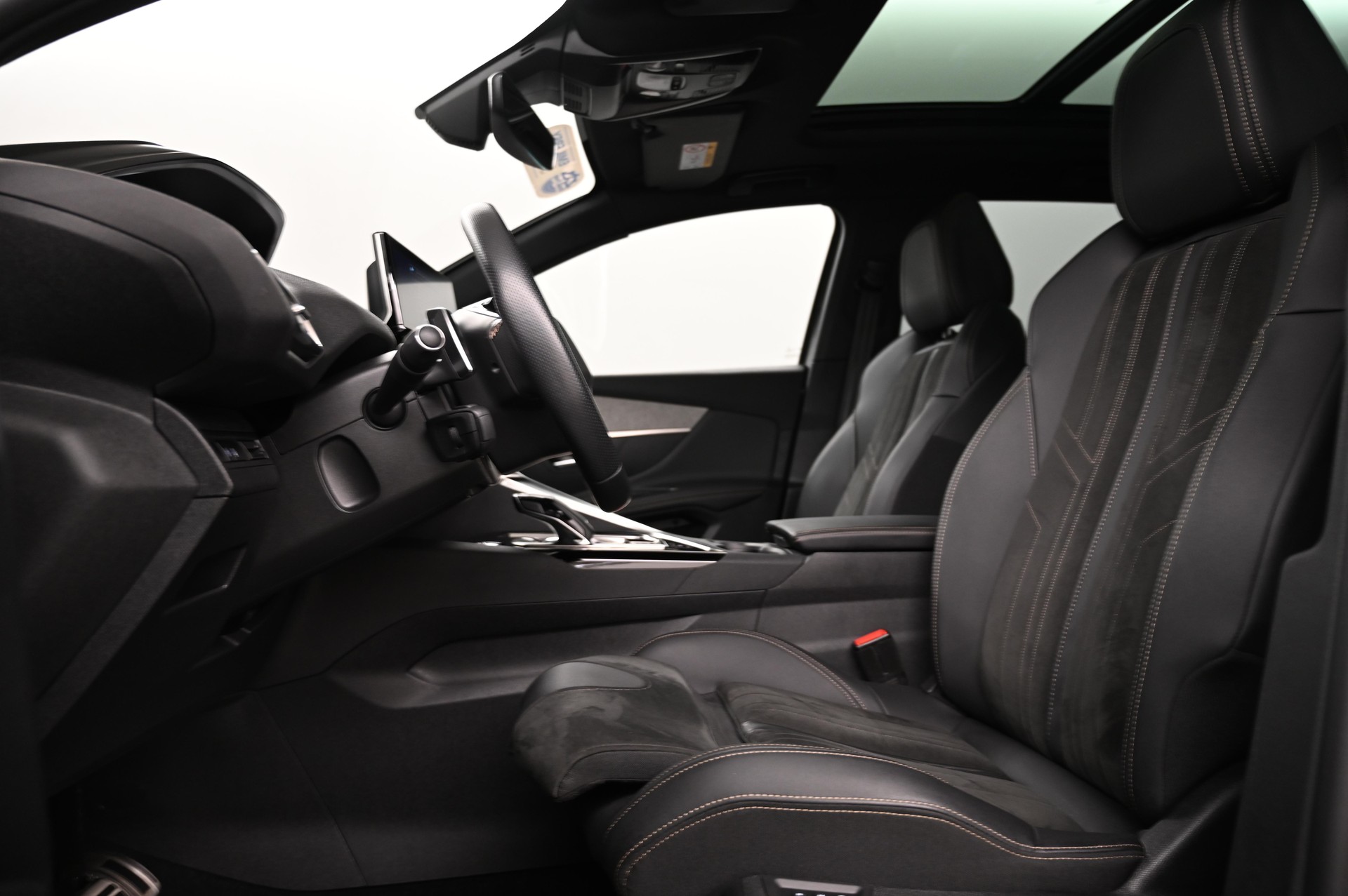 PEUGEOT 3008 1.2 PureTech GT Pack-image-4