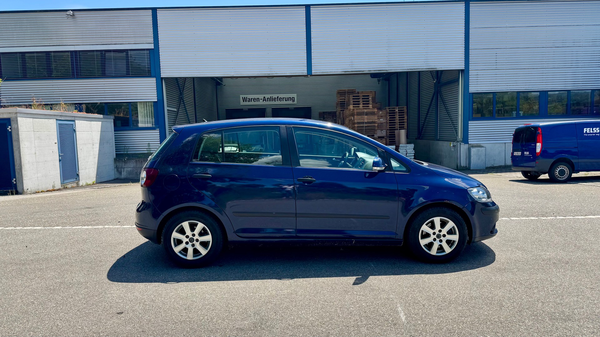 VW Golf Plus 2.0 TDI Sportline-image-8