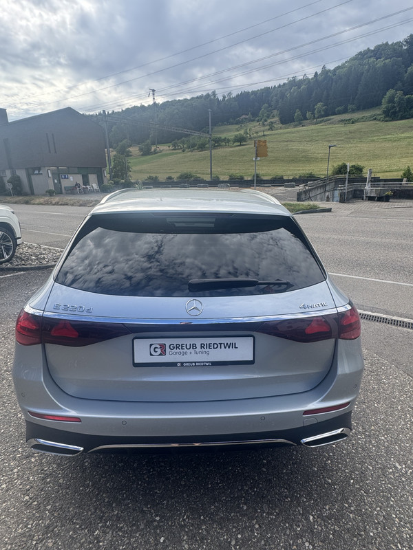 MERCEDES-BENZ E 220 d T 4Matic 9G-Tronic-image-4