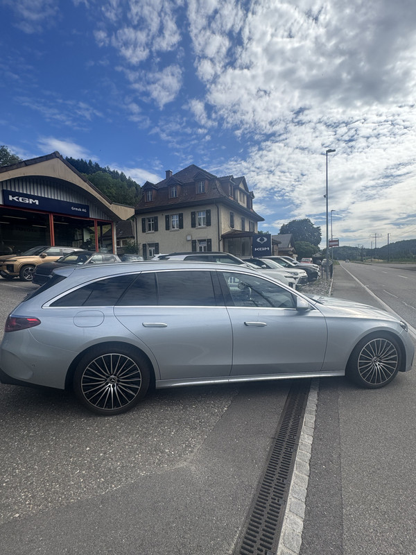 MERCEDES-BENZ E 220 d T 4Matic 9G-Tronic-image-3
