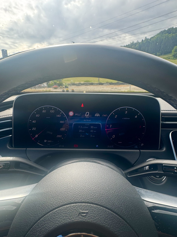 MERCEDES-BENZ E 220 d T 4Matic 9G-Tronic-image-13