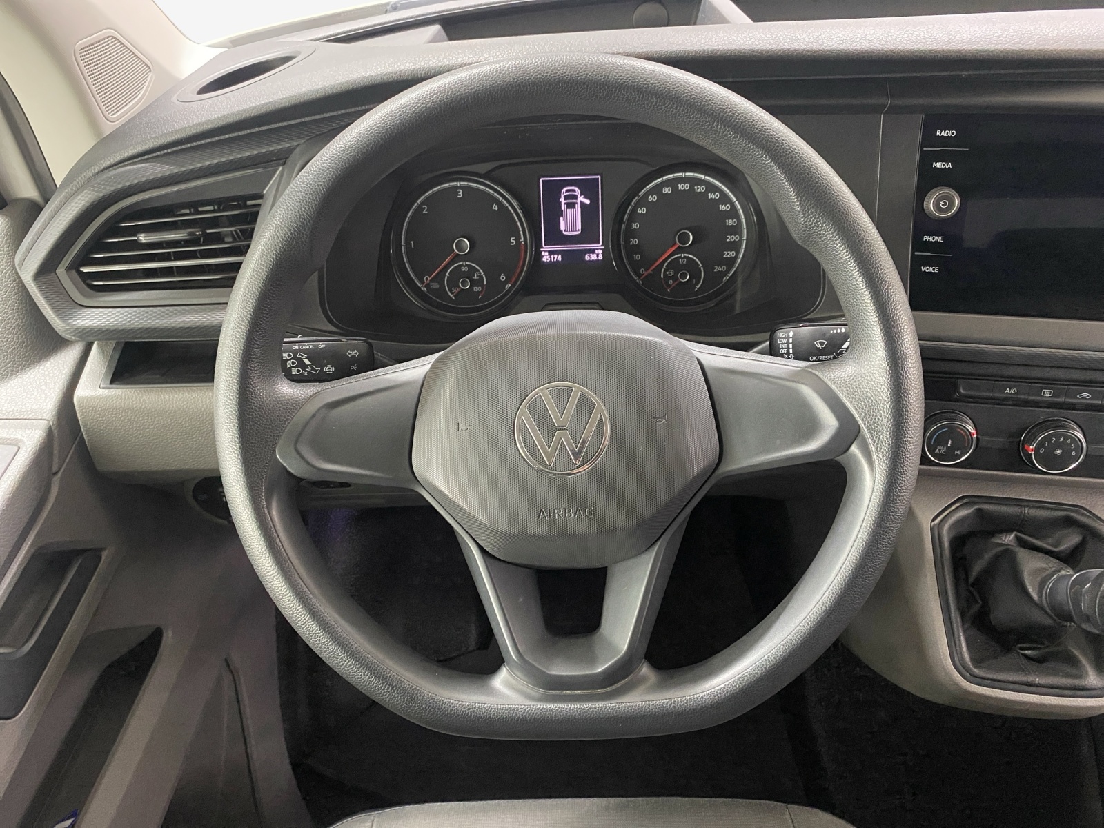 VW T6.1 2.0 TDI-image-9