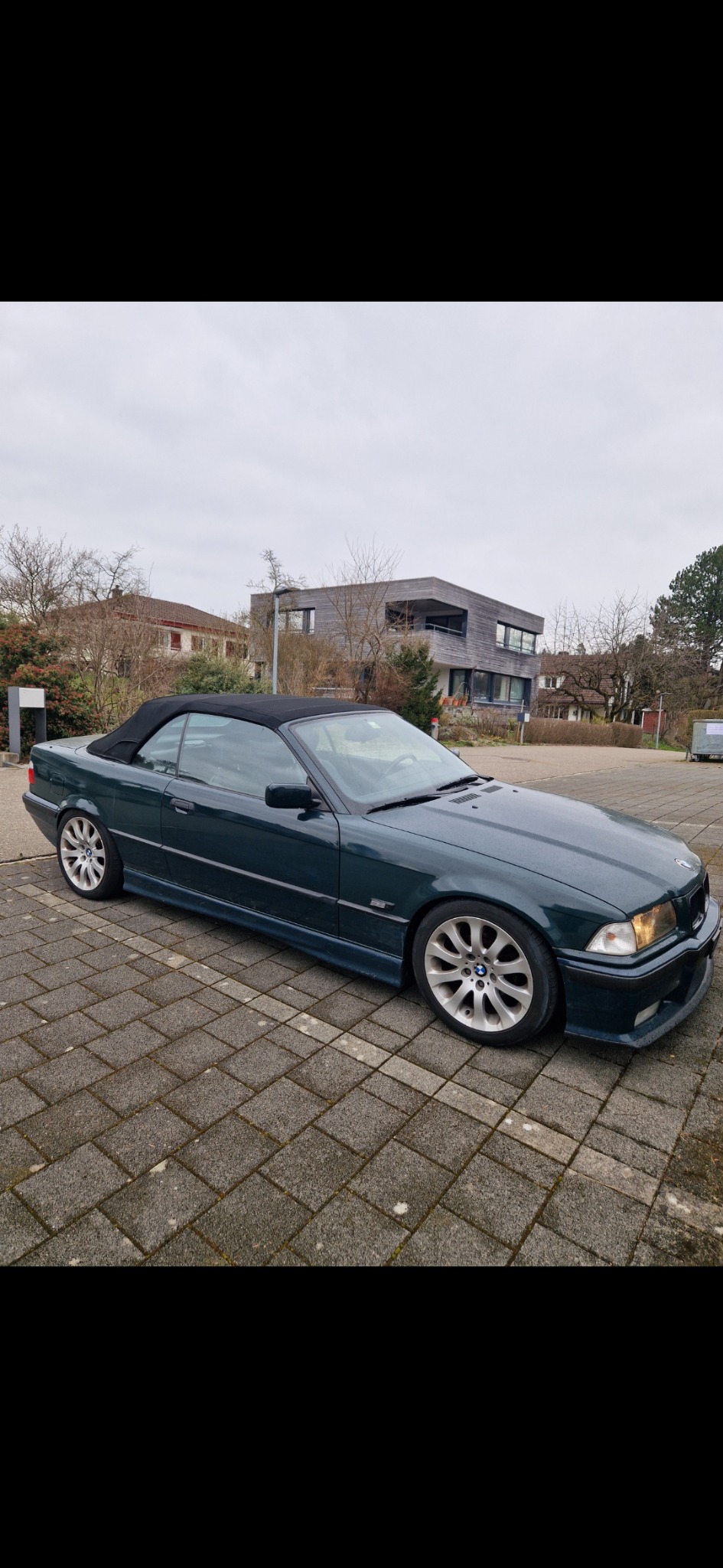 BMW 328i-image-0