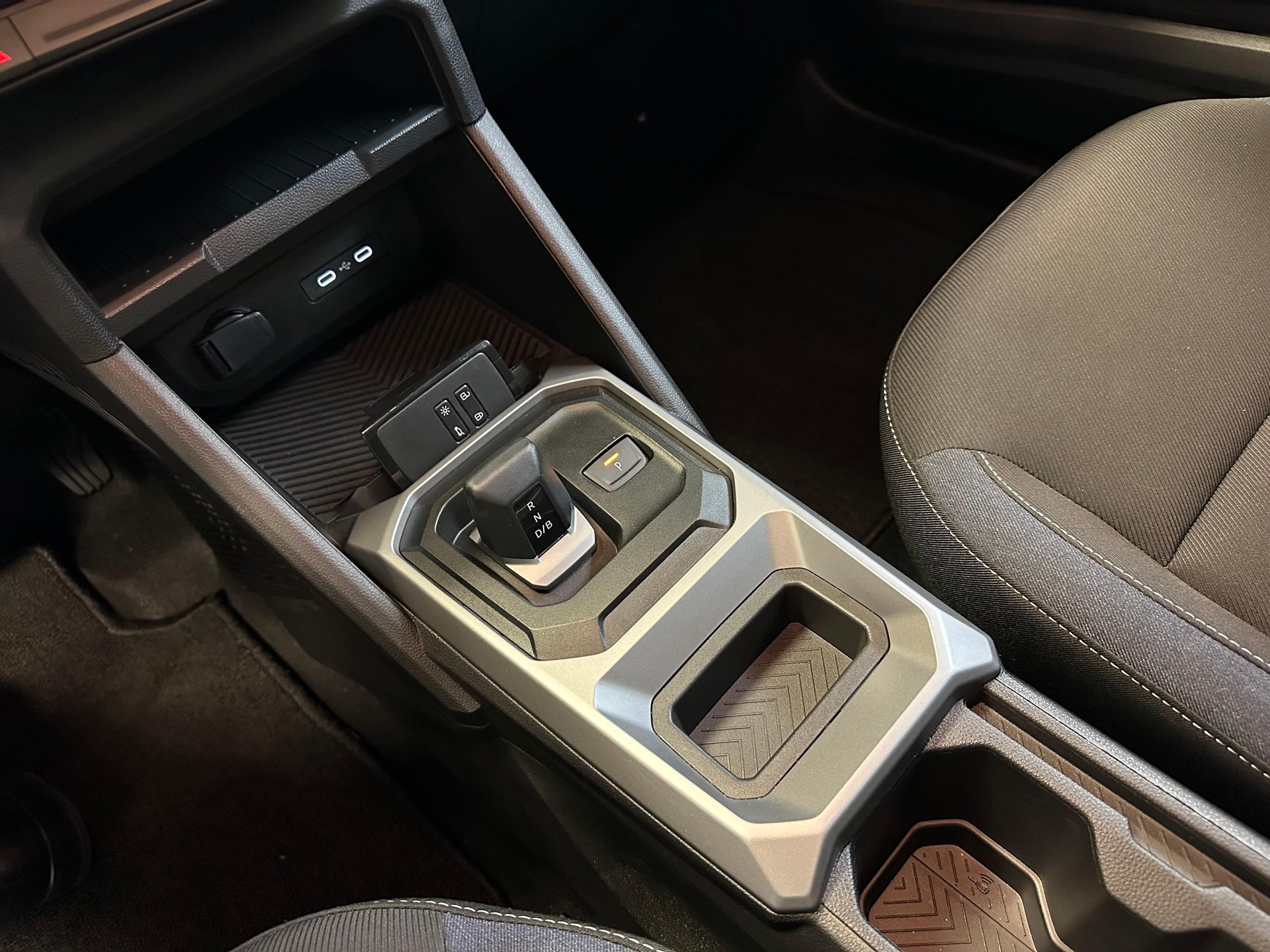 DACIA Duster 1.6 Hybrid Journey-image-8