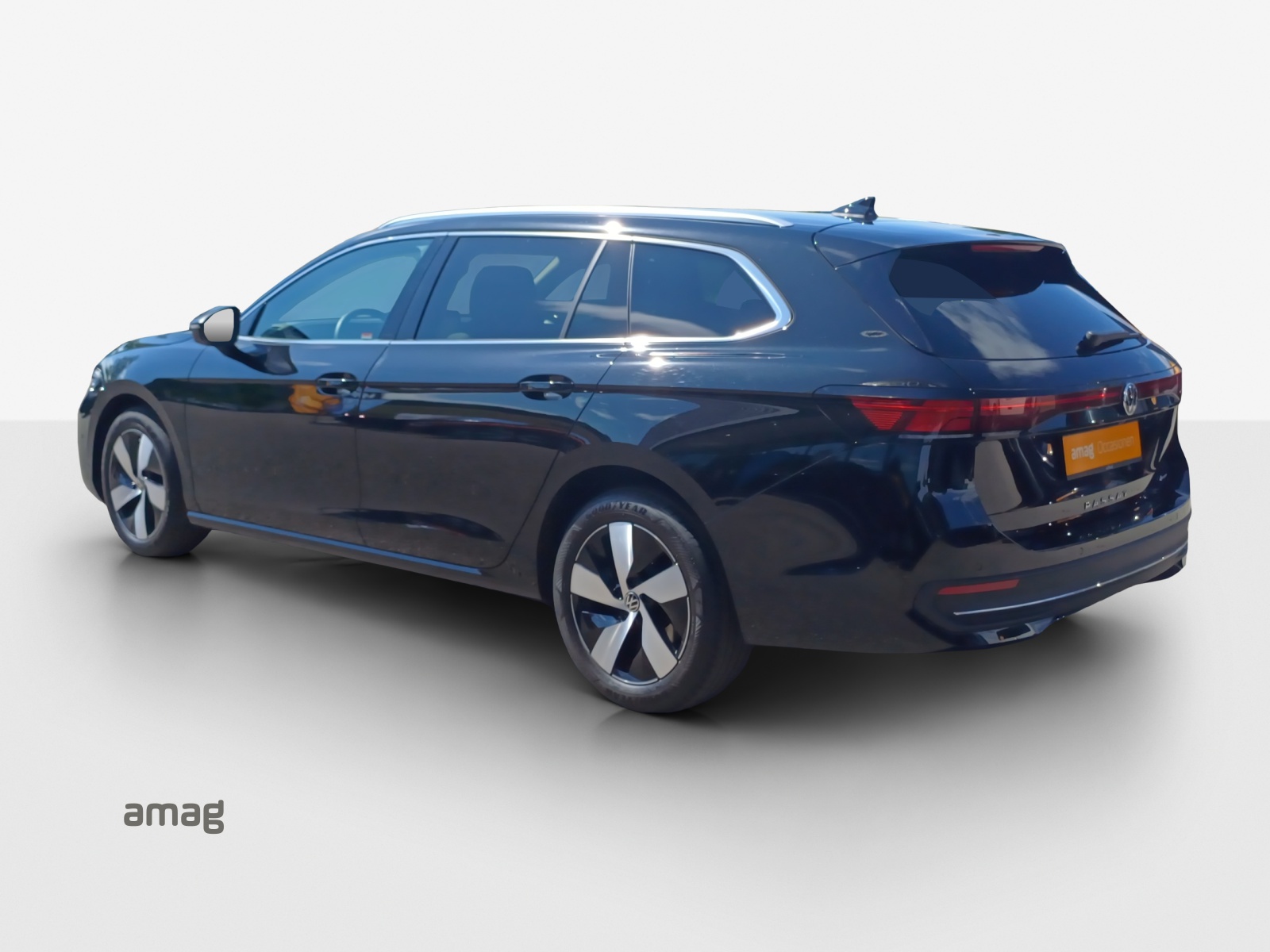 VW Passat Variant 2.0 TDI evo Business 4 Motion DSG-image-2