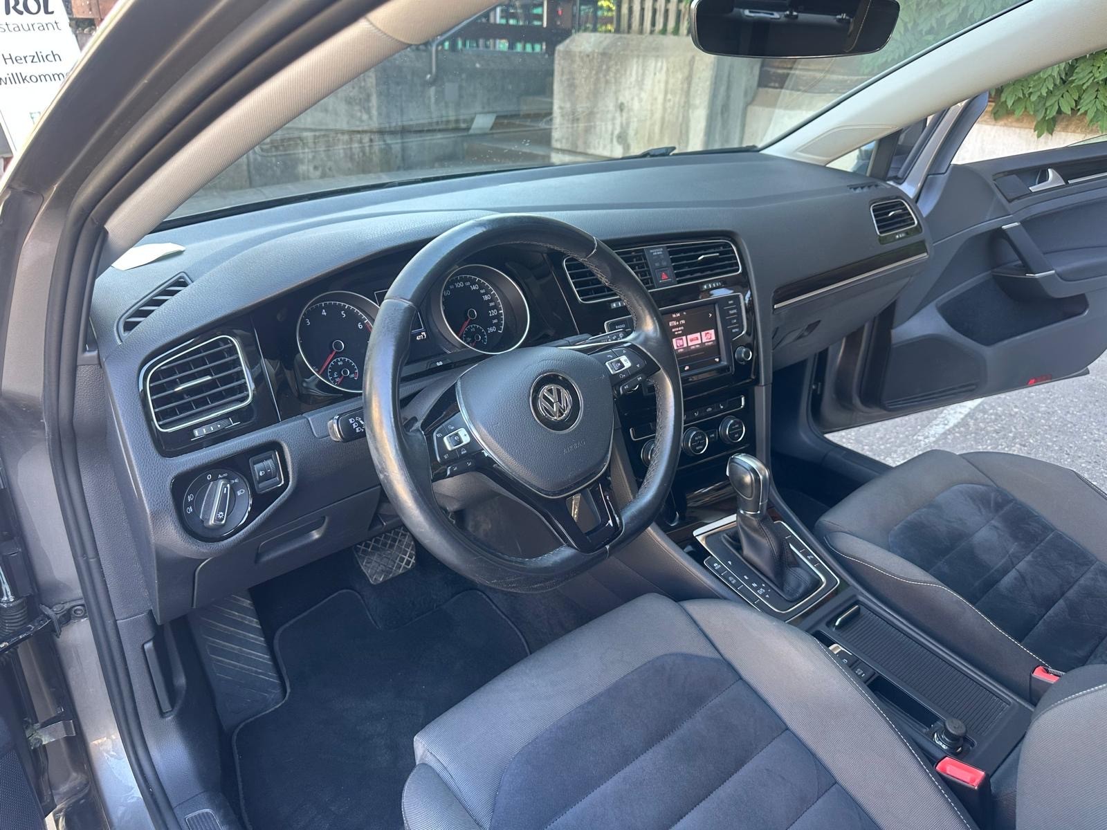 VW Golf 1.4 TSI Highline DSG-image-9