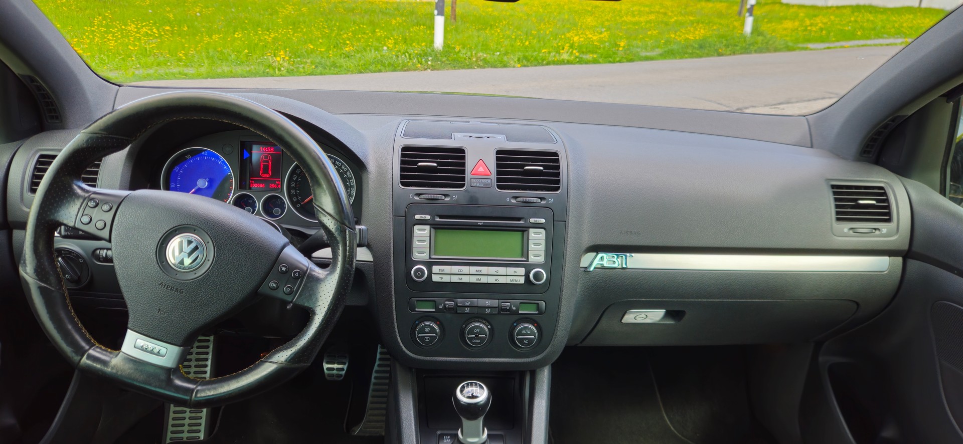 VW 2.0 TFSI GTI Pirelli-image-4