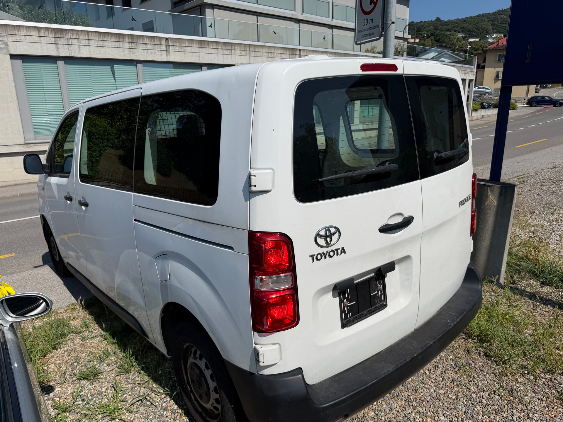 TOYOTA Proace 2.0D Panel Van L1 Luna-image-5