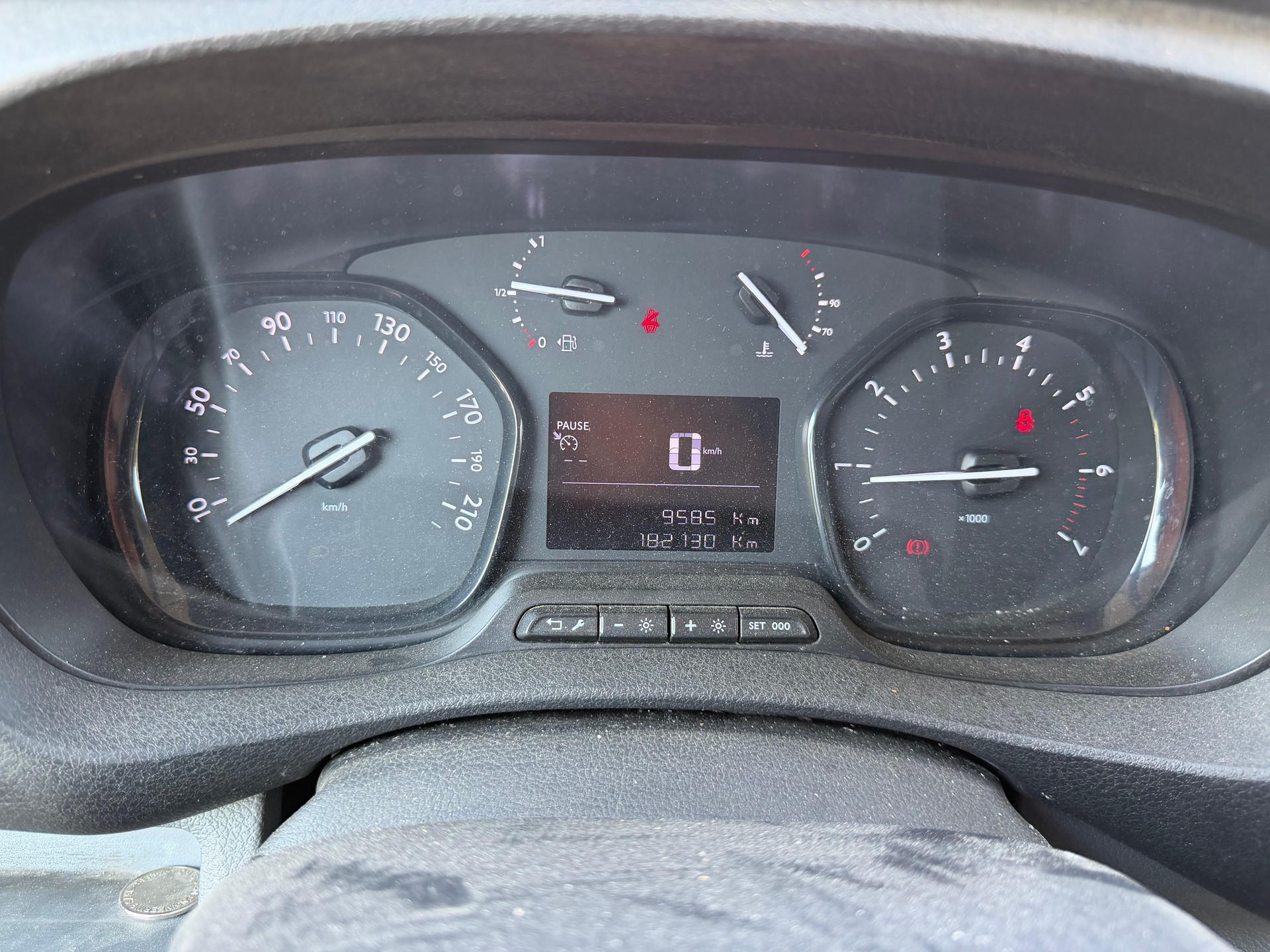 TOYOTA Proace 2.0D Panel Van L1 Luna-image-12
