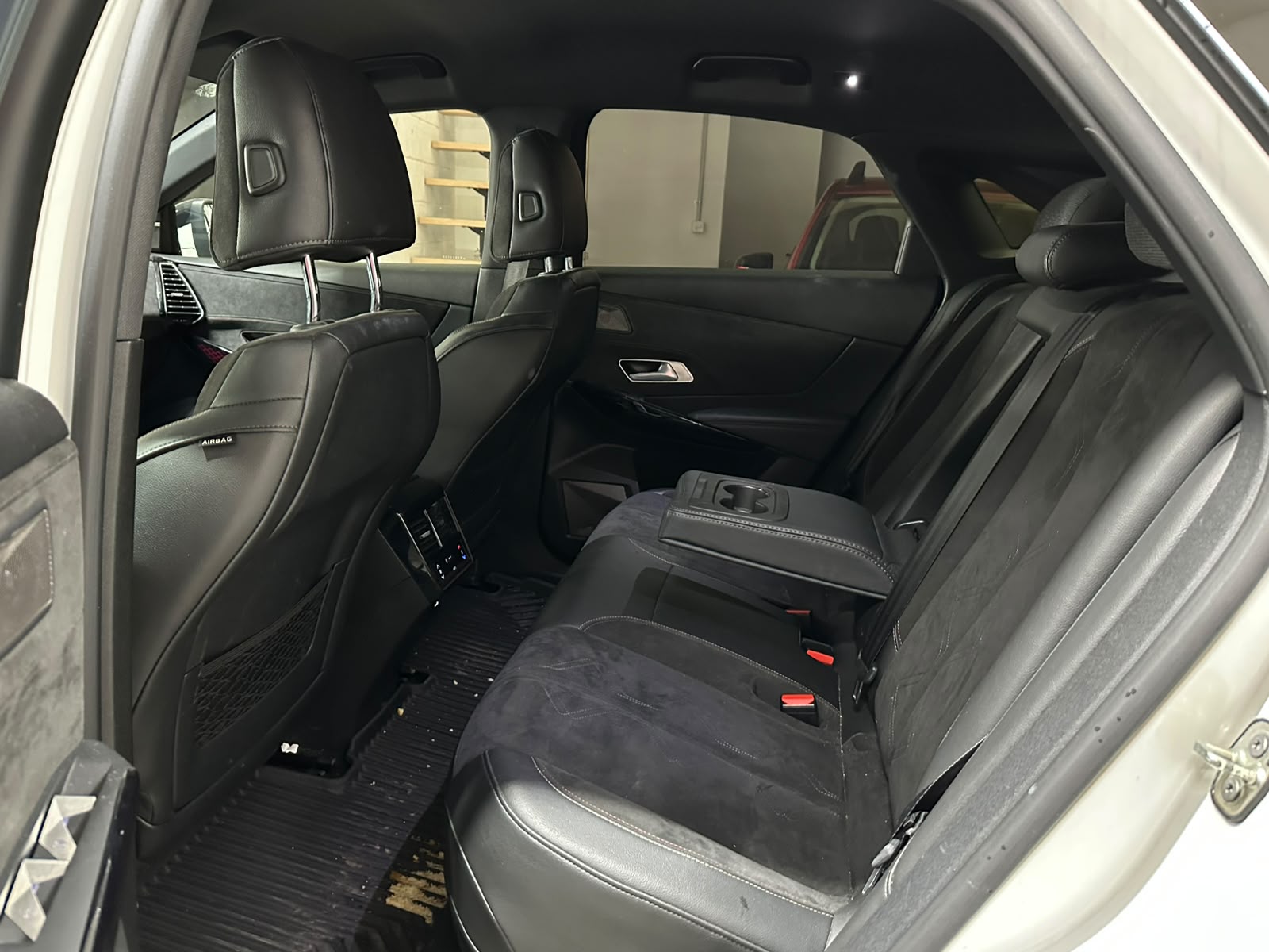 DS AUTOMOBILES DS 7 Crossback E-Tense 300 Performance Line-image-6