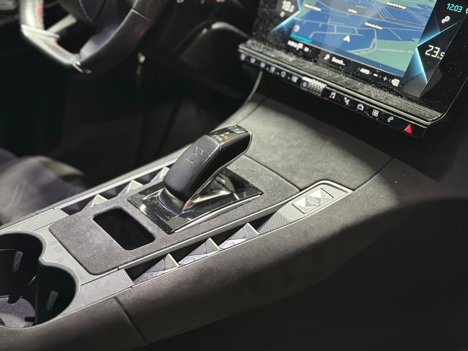 DS AUTOMOBILES DS 7 Crossback E-Tense 300 Performance Line-image-11