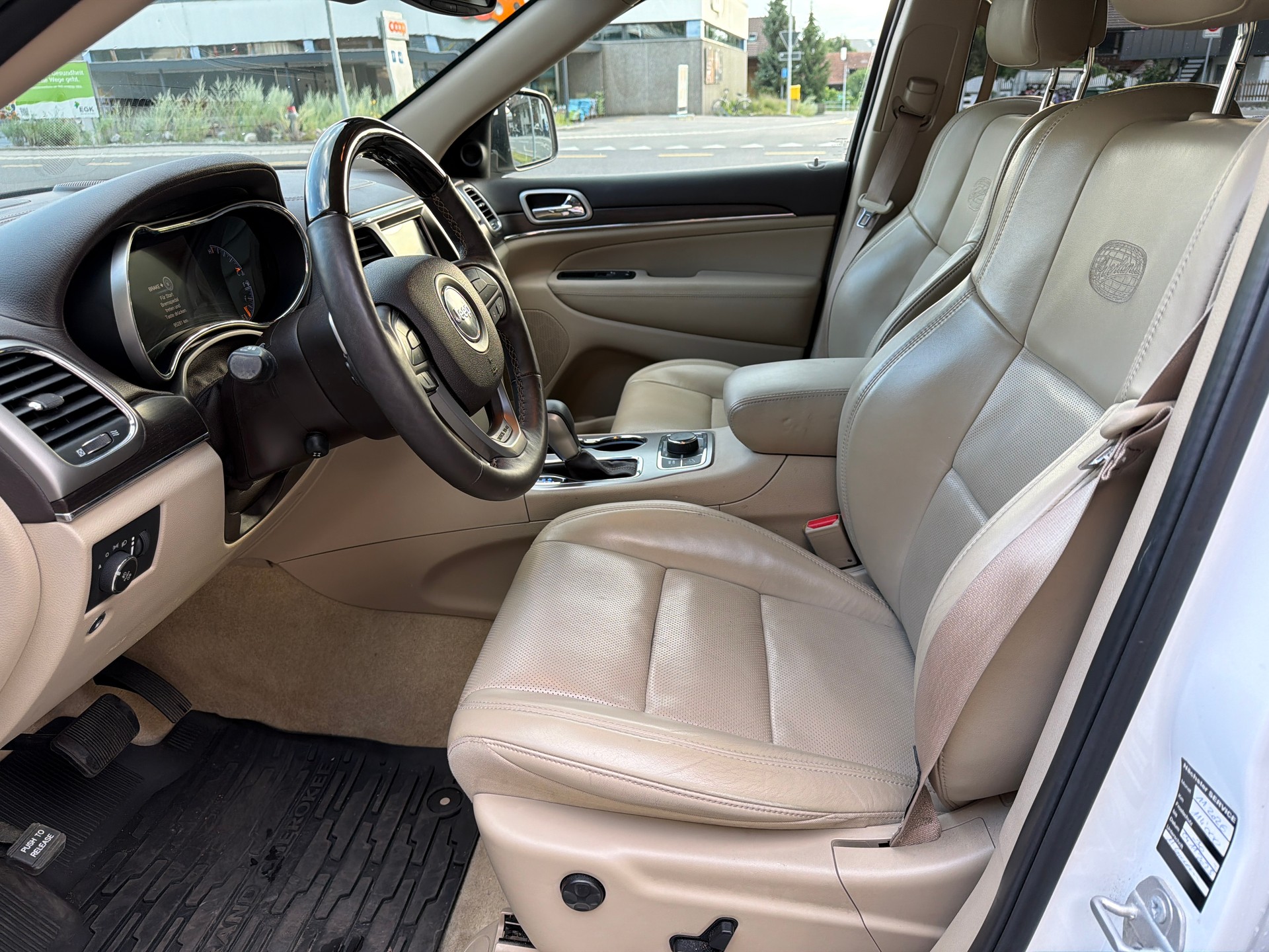 JEEP Grand Cherokee 3.0 CRD Overland Automatic-image-12