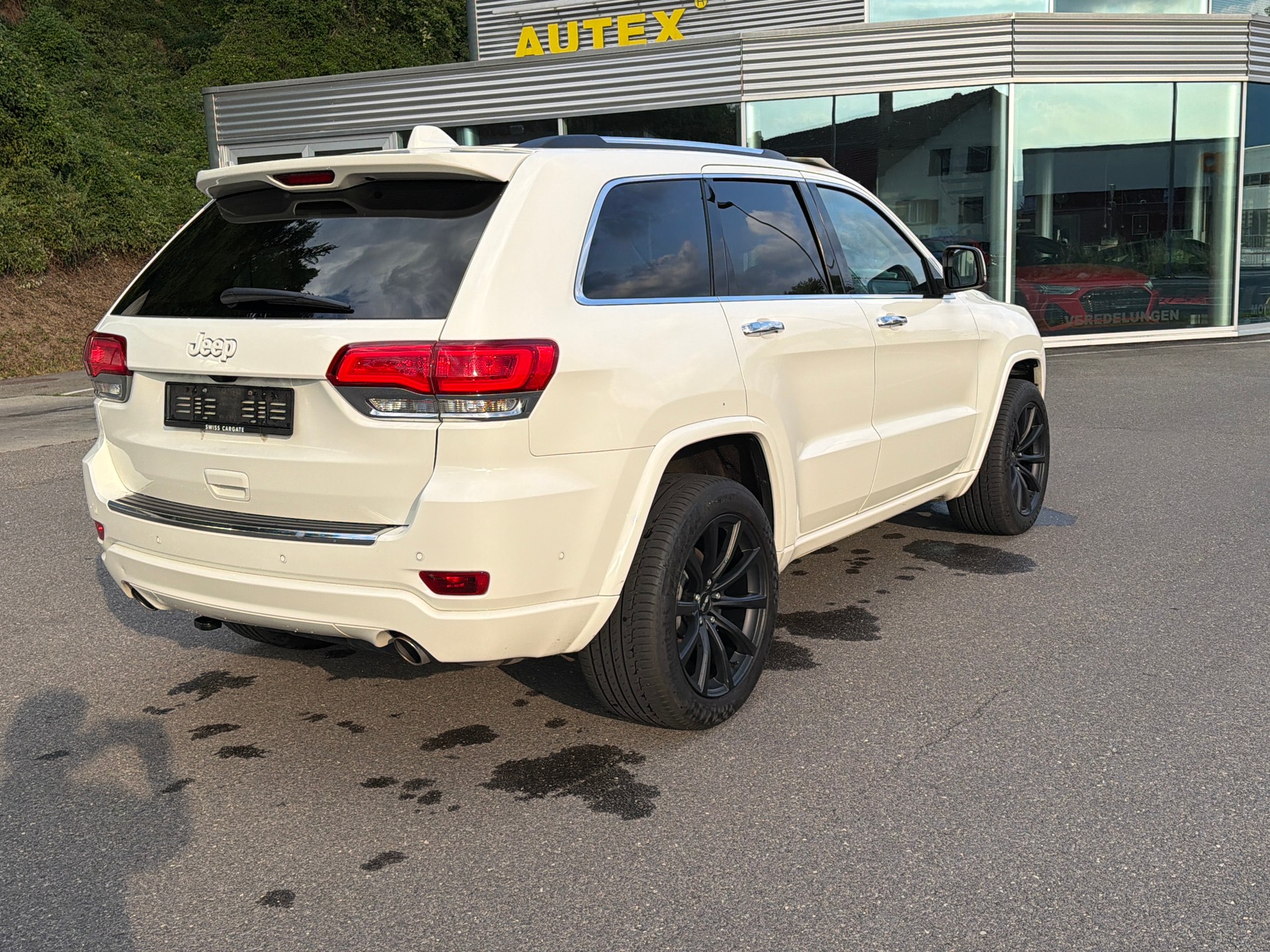 JEEP Grand Cherokee 3.0 CRD Overland Automatic-image-4