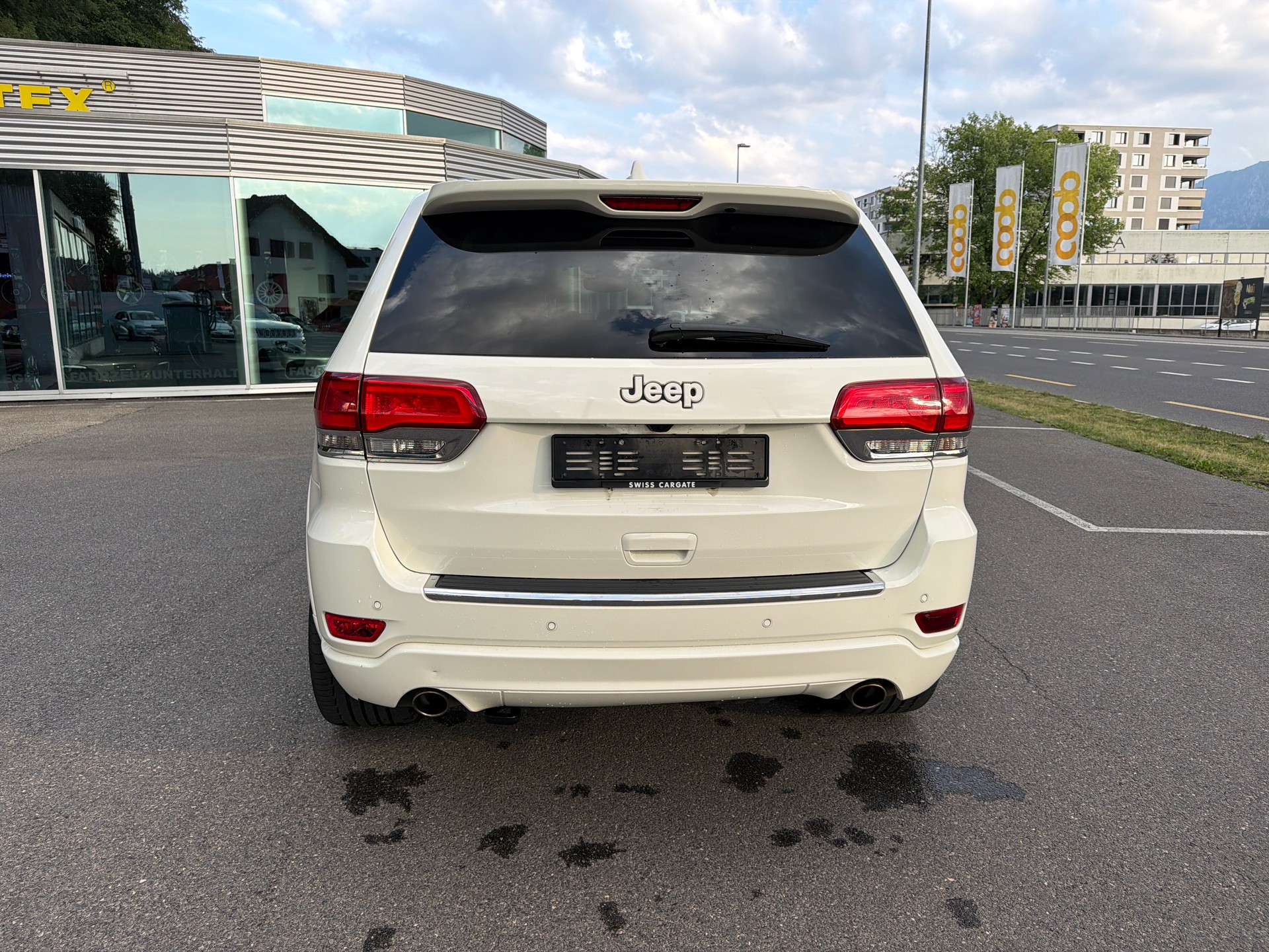 JEEP Grand Cherokee 3.0 CRD Overland Automatic-image-3
