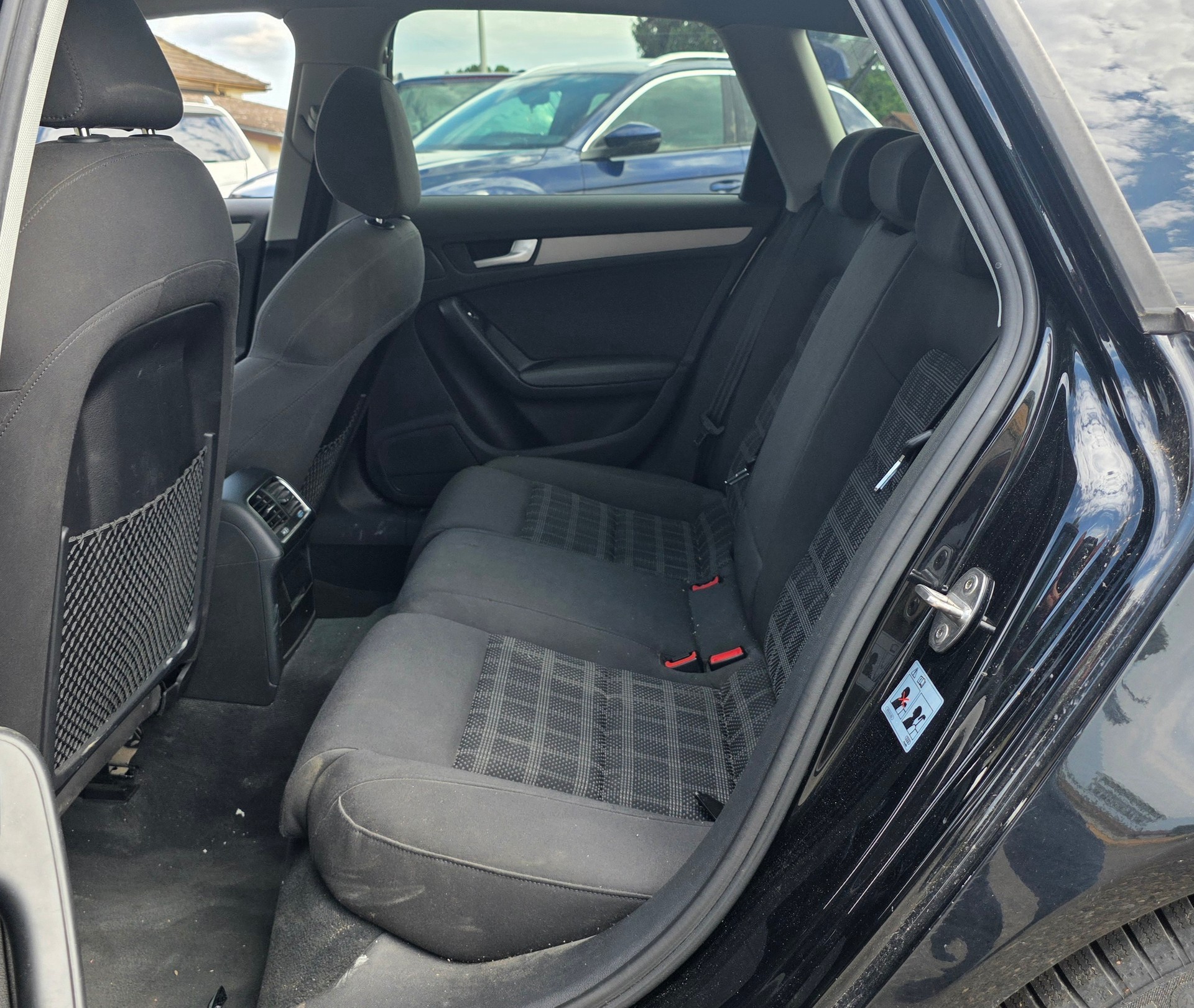 AUDI A4 Avant 1.8 TFSI multitronic-image-8