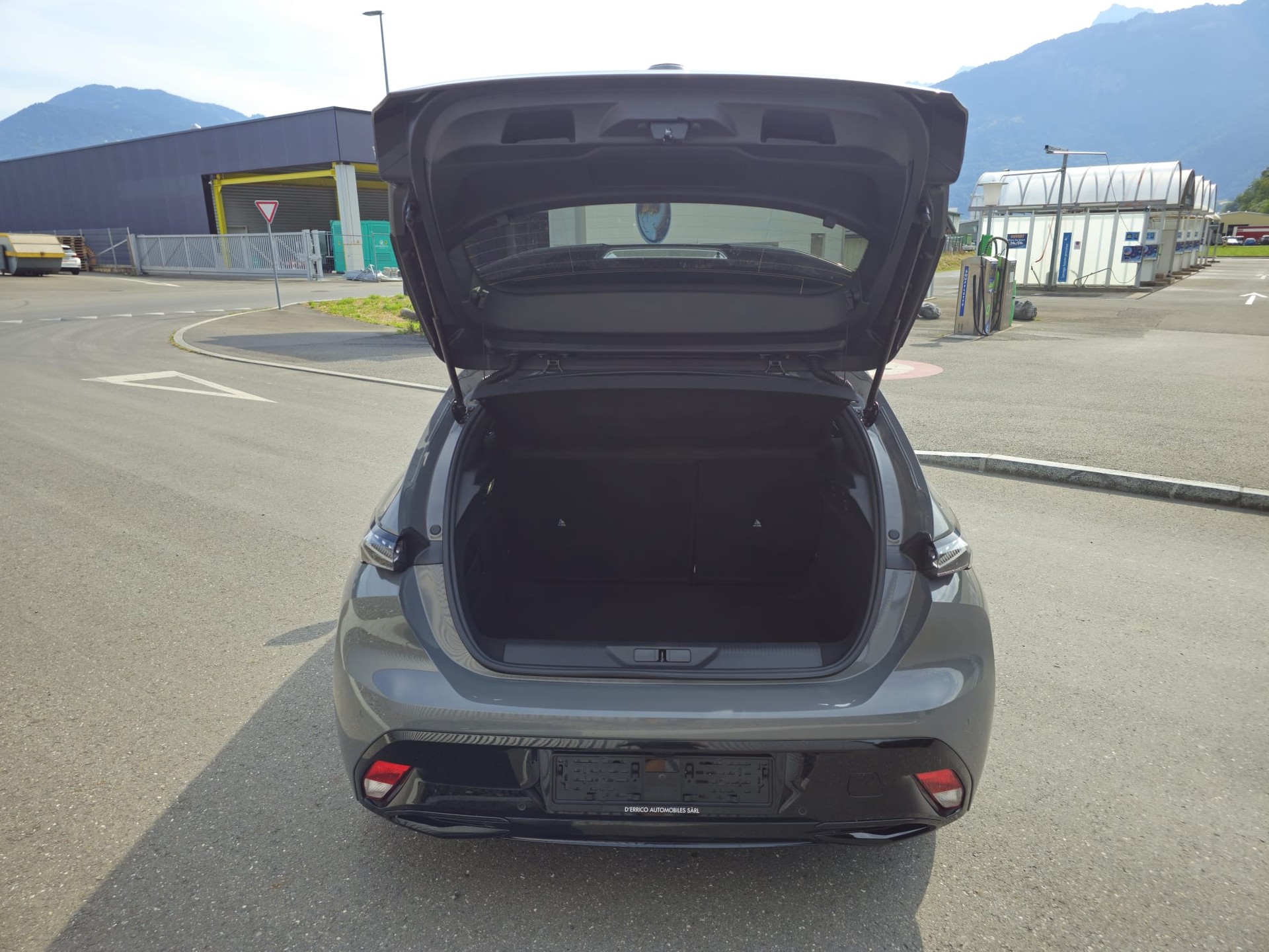 PEUGEOT 308 1.2 HEV 145 GT-image-13