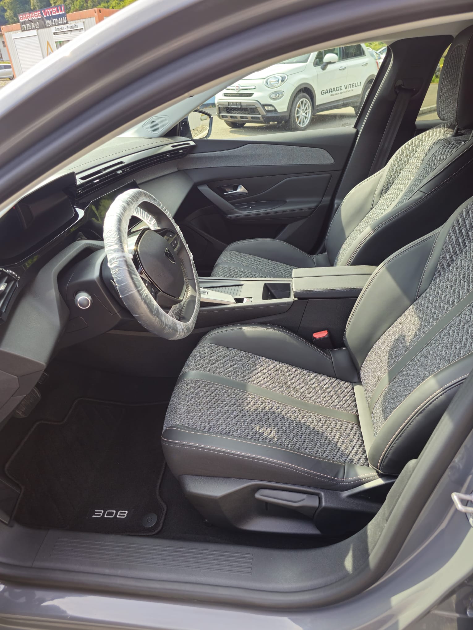PEUGEOT 308 1.2 HEV 145 GT-image-4