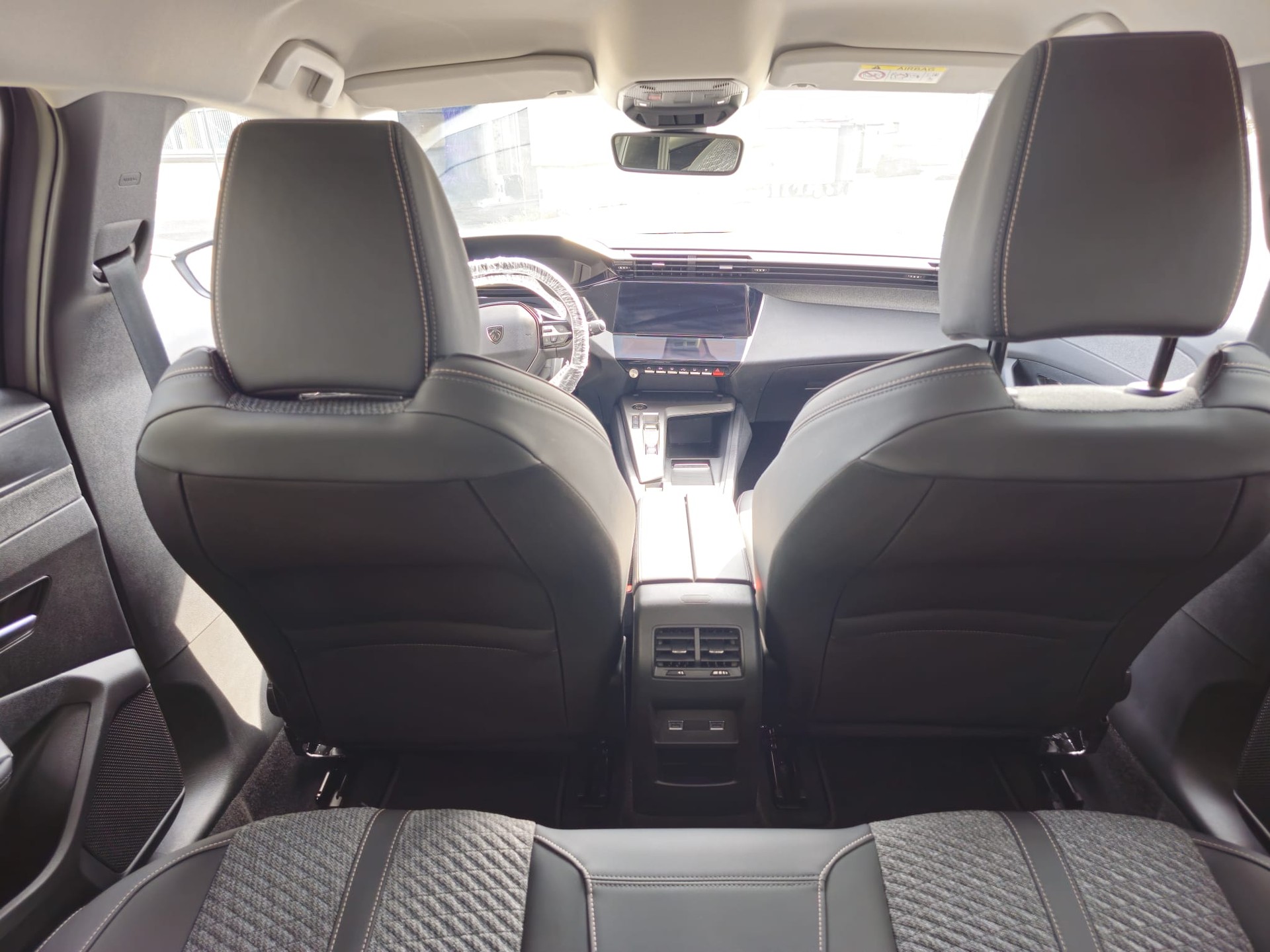 PEUGEOT 308 1.2 HEV 145 GT-image-12