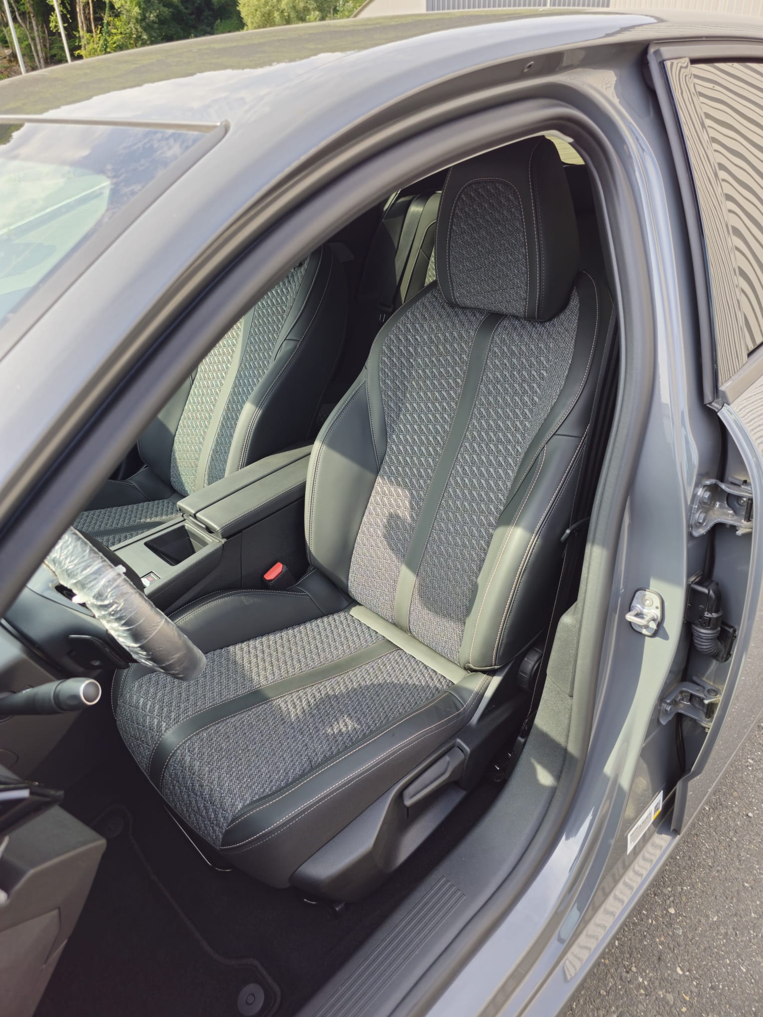 PEUGEOT 308 1.2 HEV 145 GT-image-5
