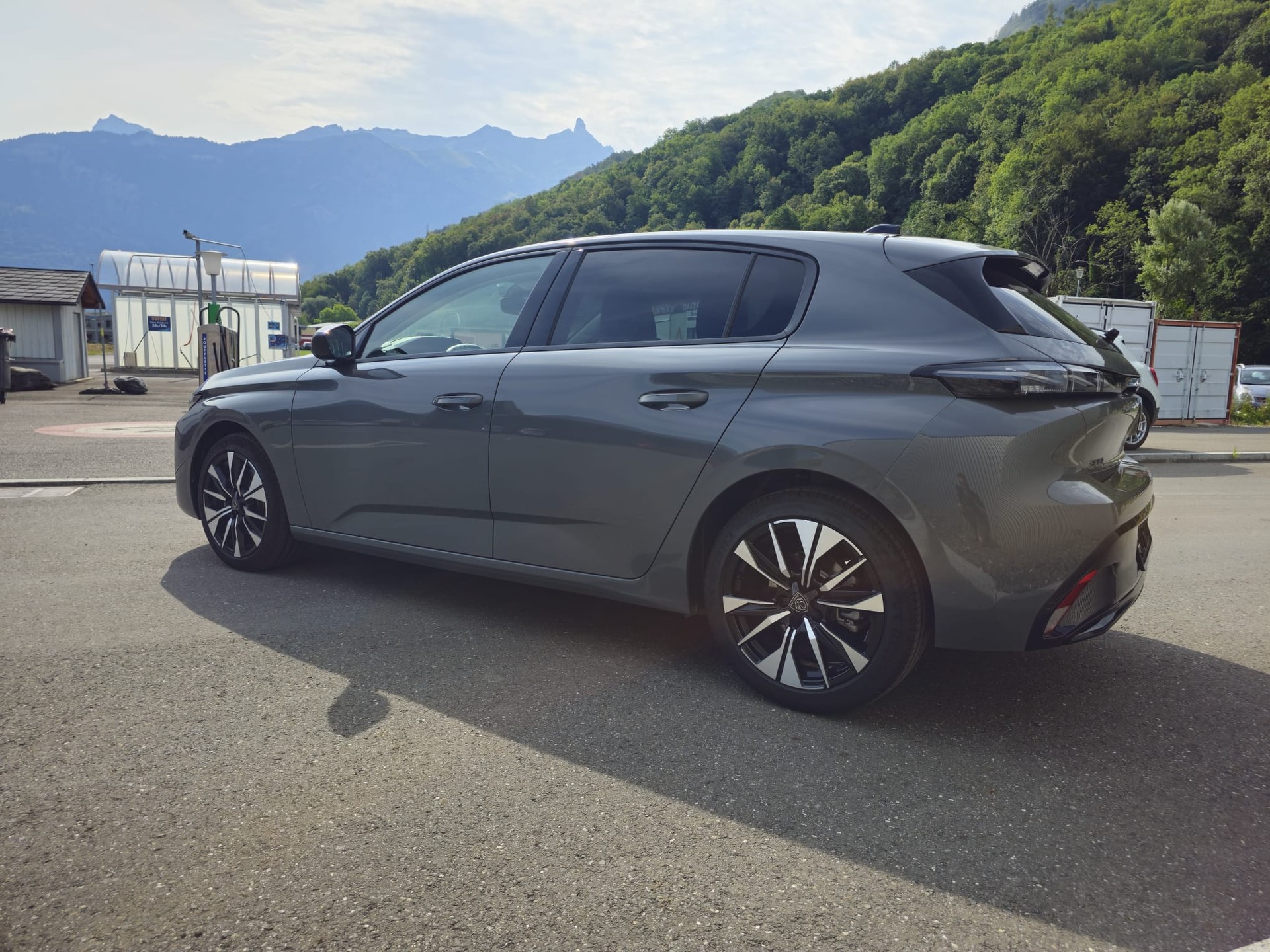 PEUGEOT 308 1.2 HEV 145 GT-showroom-element-2