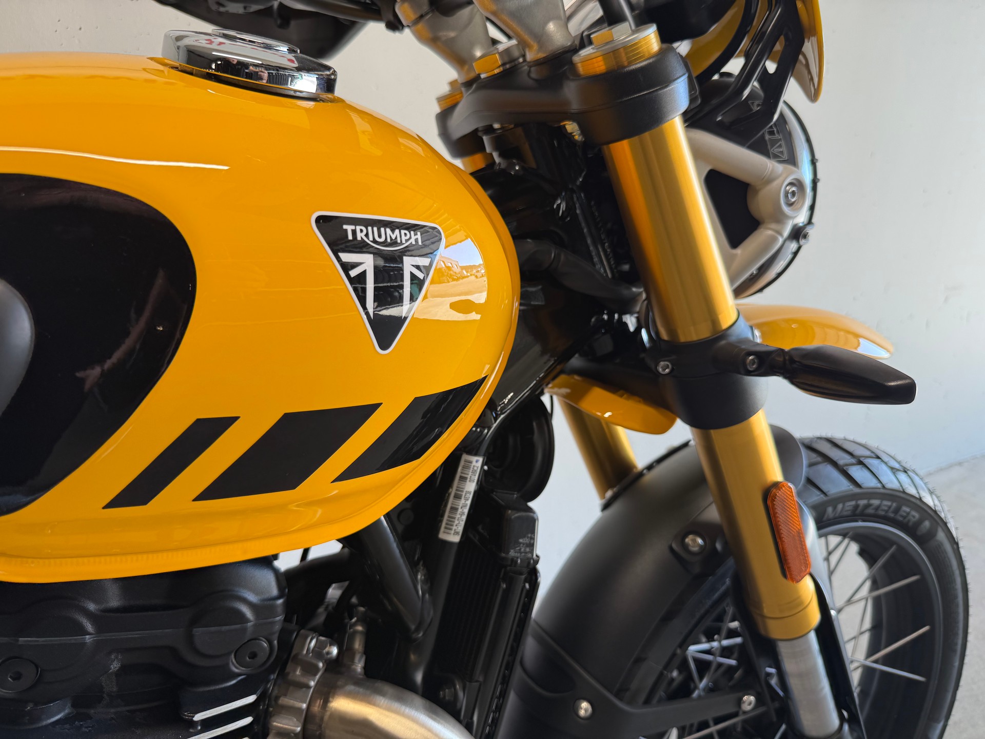 TRIUMPH 400 XC-image-11