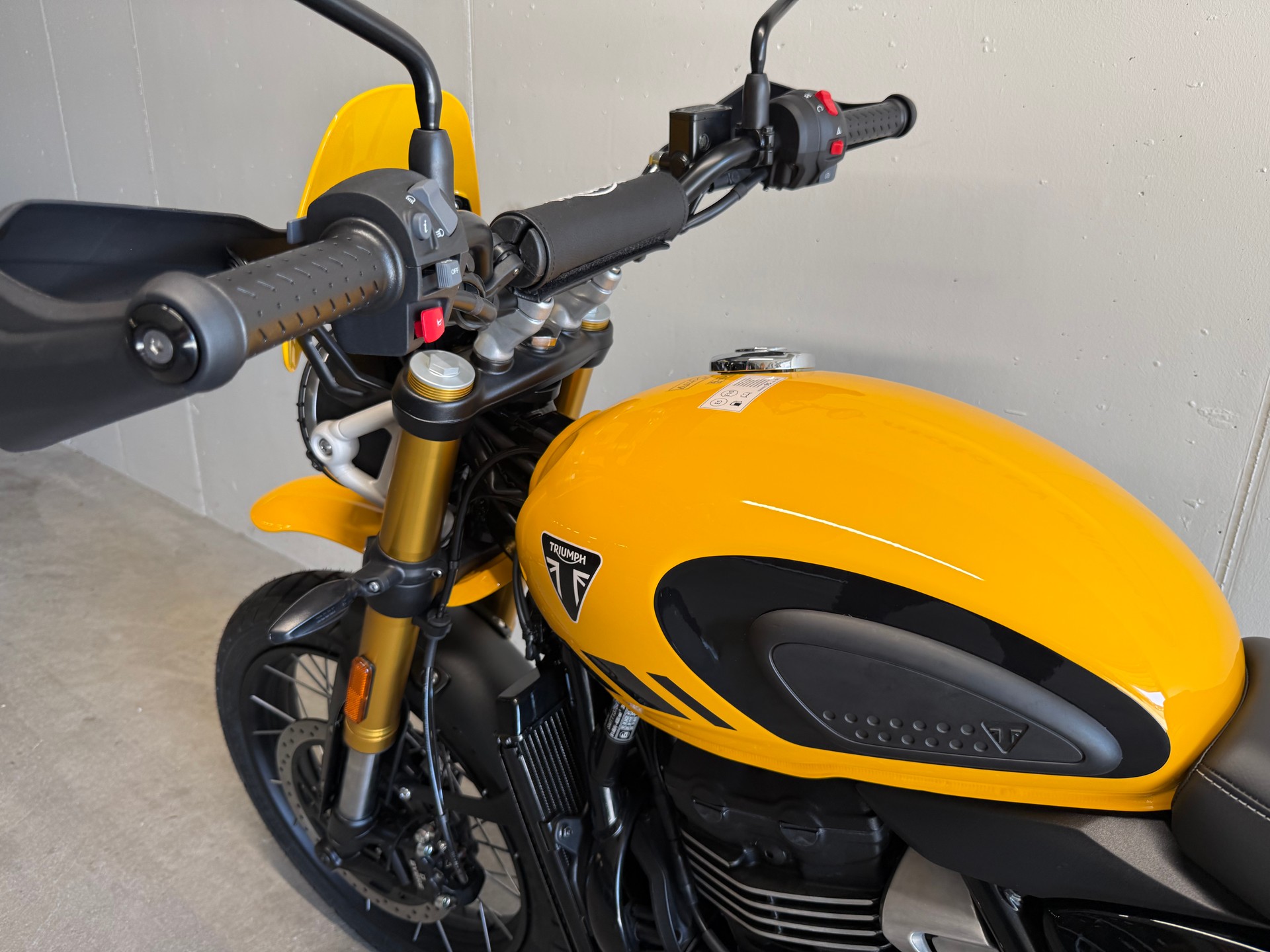TRIUMPH 400 XC-image-5