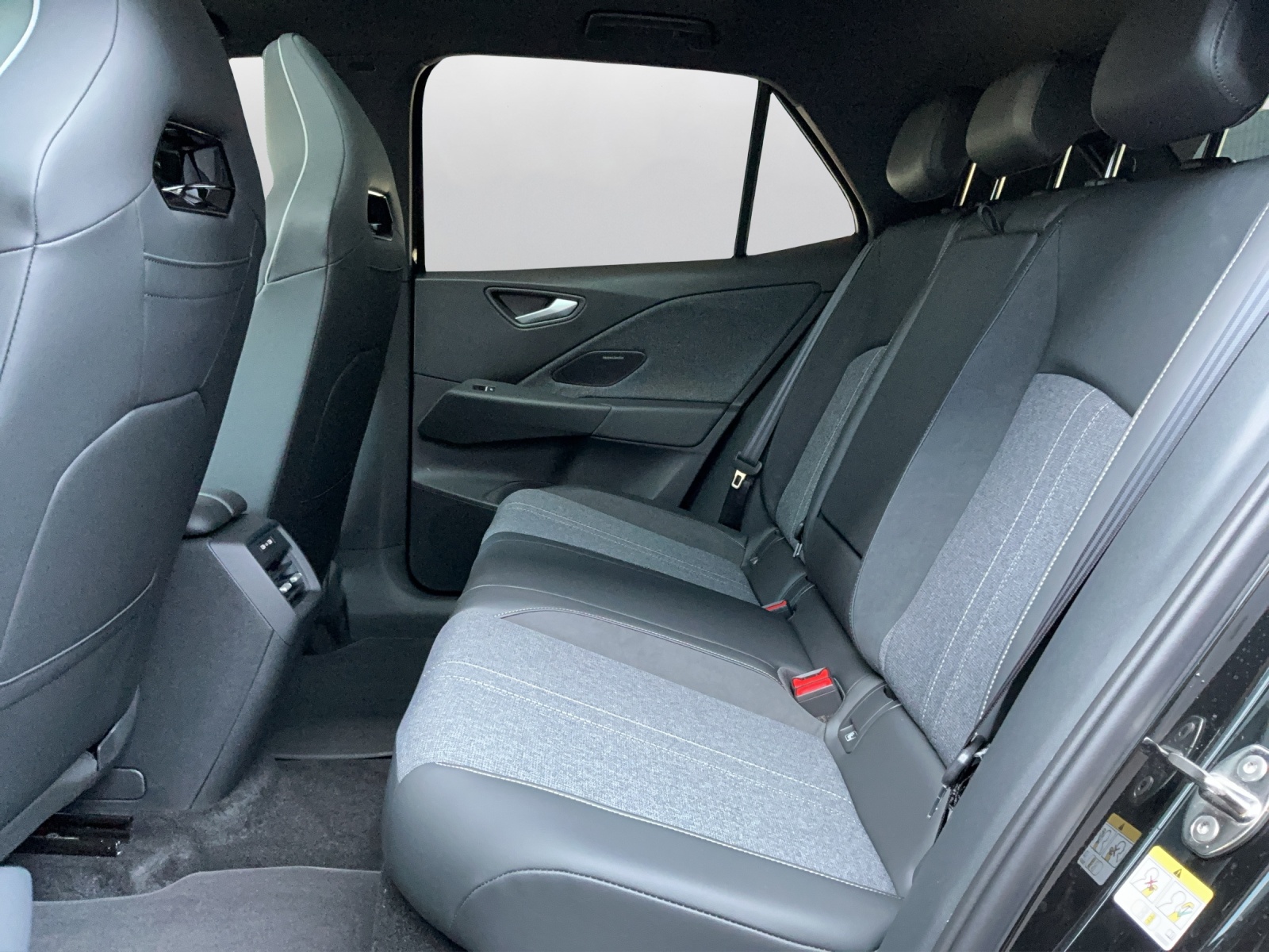VW ID.3 Neo 79 kWh 231 PS Style-image-10