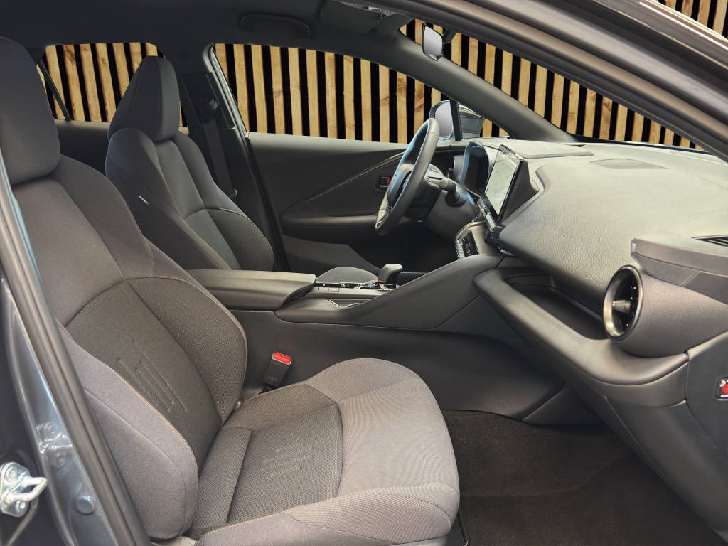 TOYOTA C-HR 1.8 HEV Trend-image-4